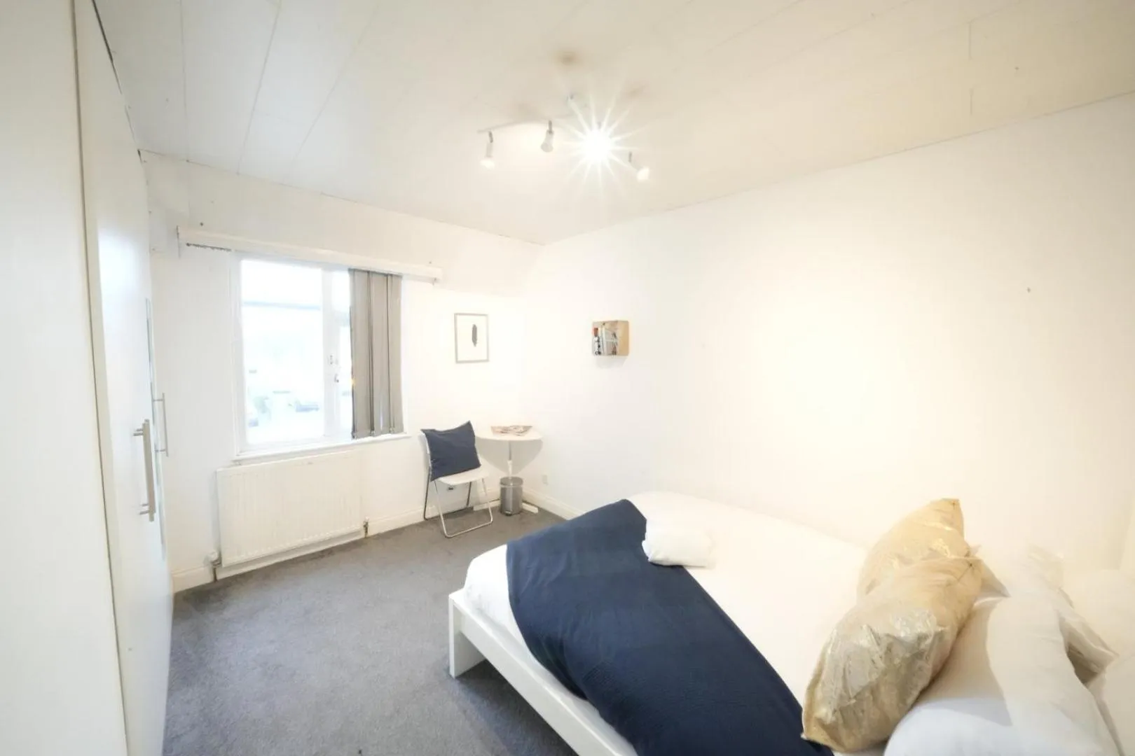 Bed in Airport Comfy Stay