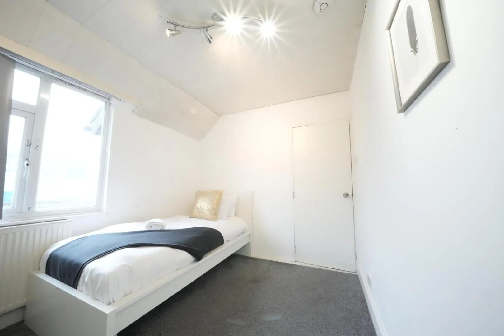 Bed in Airport Comfy Stay