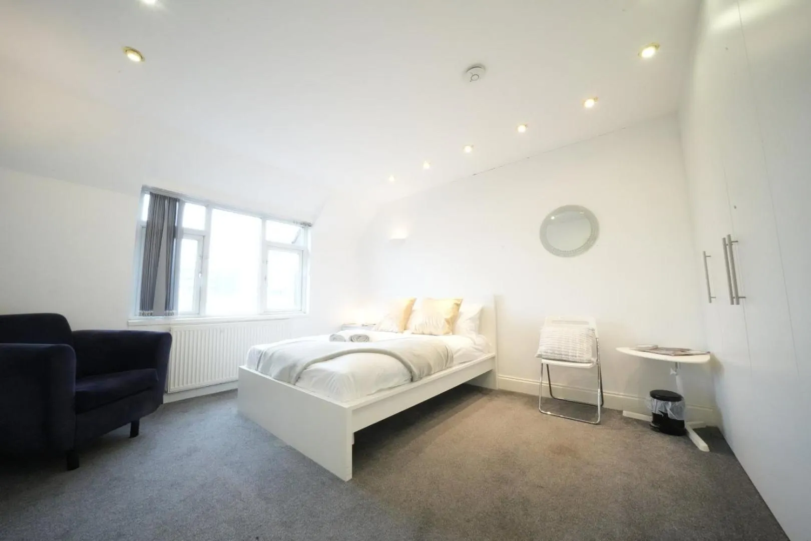 Bed in Airport Comfy Stay