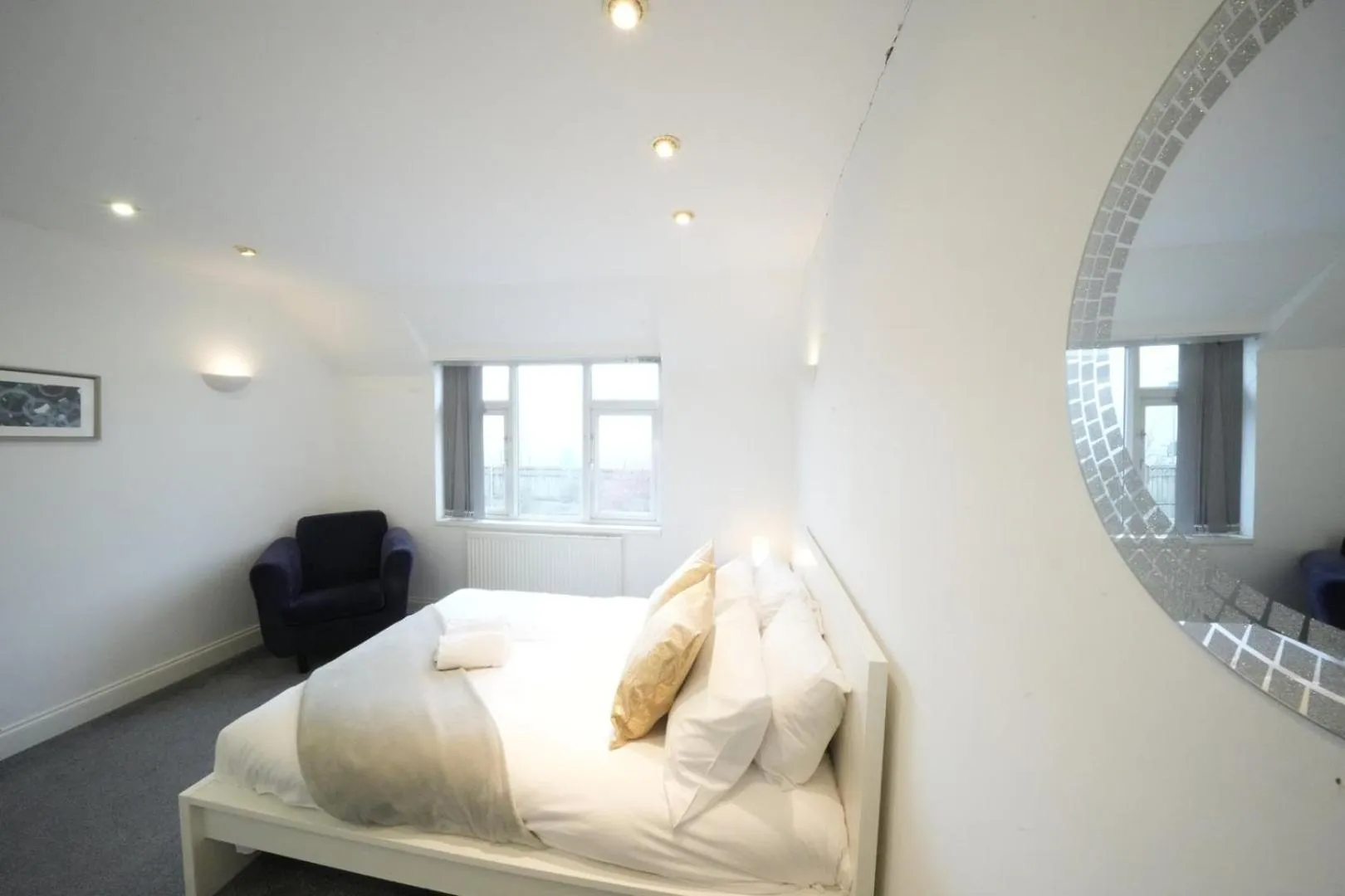 Bed in Airport Comfy Stay