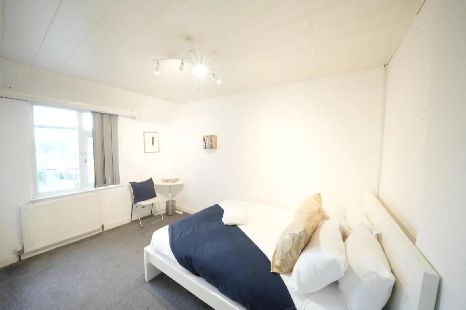 Bed in Airport Comfy Stay