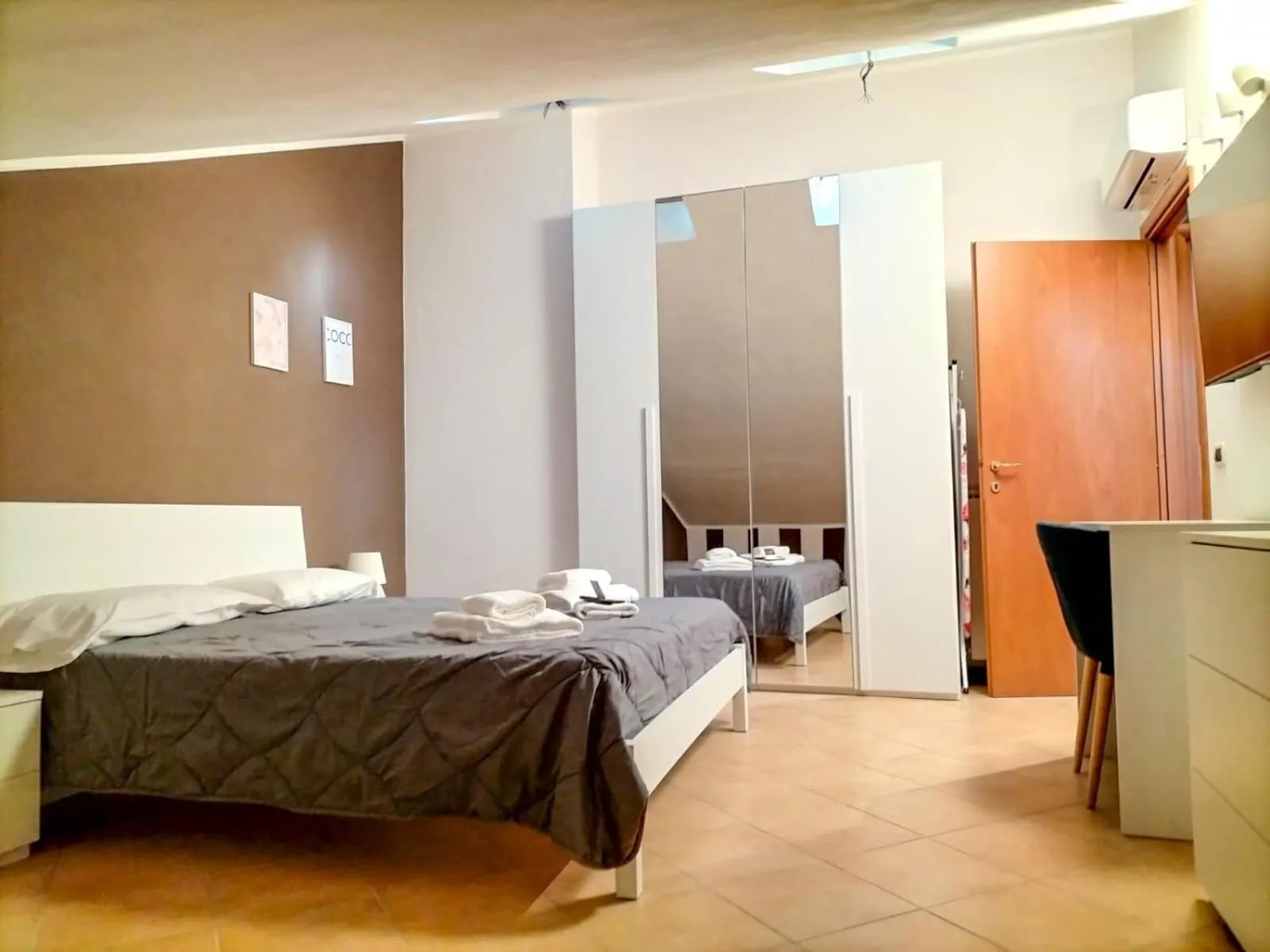 Bed in HH Hermoso Housing SERRAVALLE