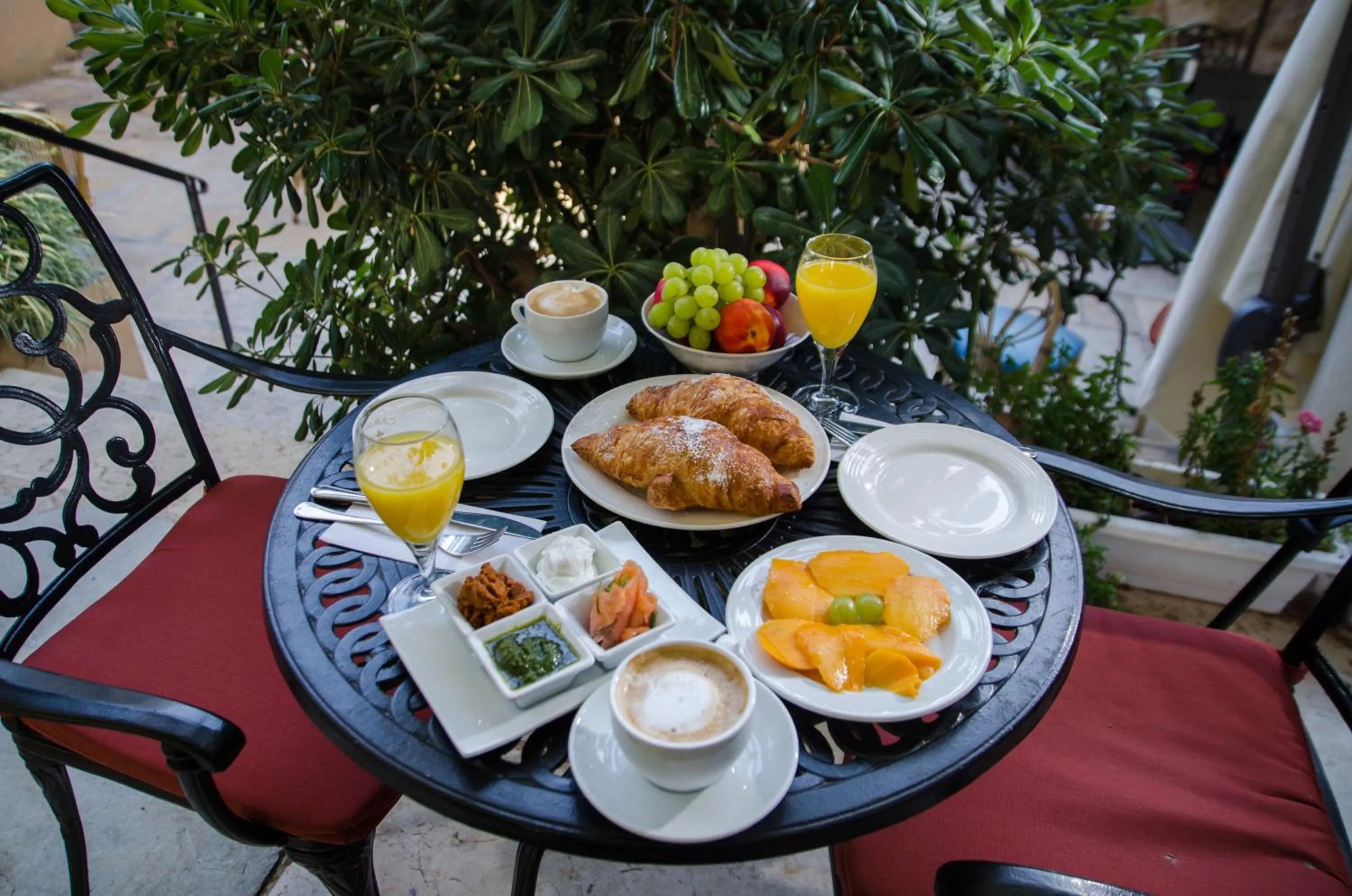 Breakfast in Jerusalem Garden Home