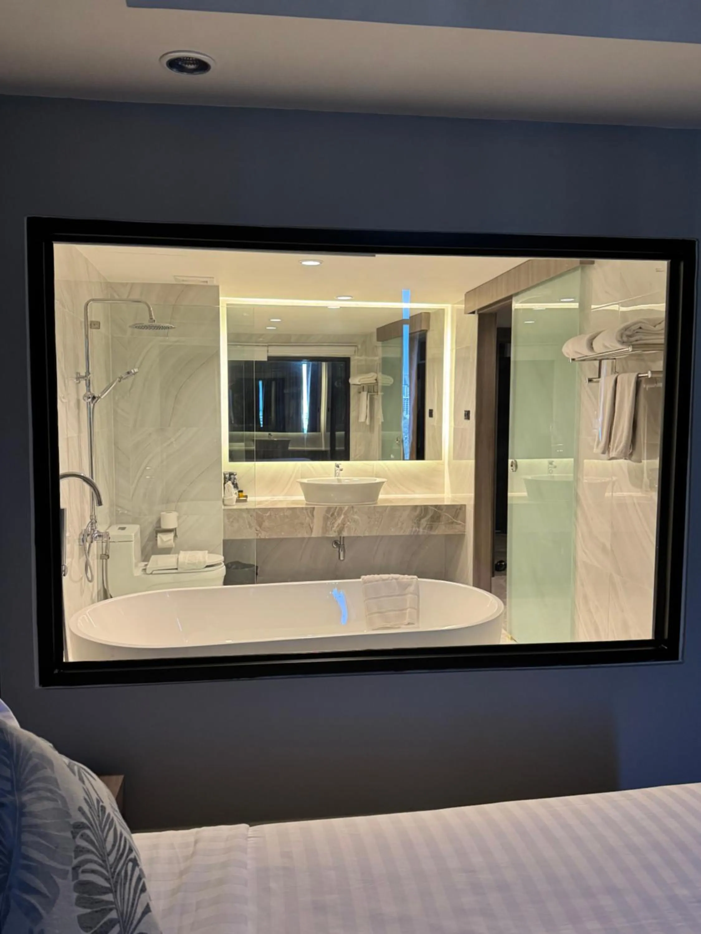 Bathroom, Bed in Hermann Hotel Pattaya - SHA Extra Plus