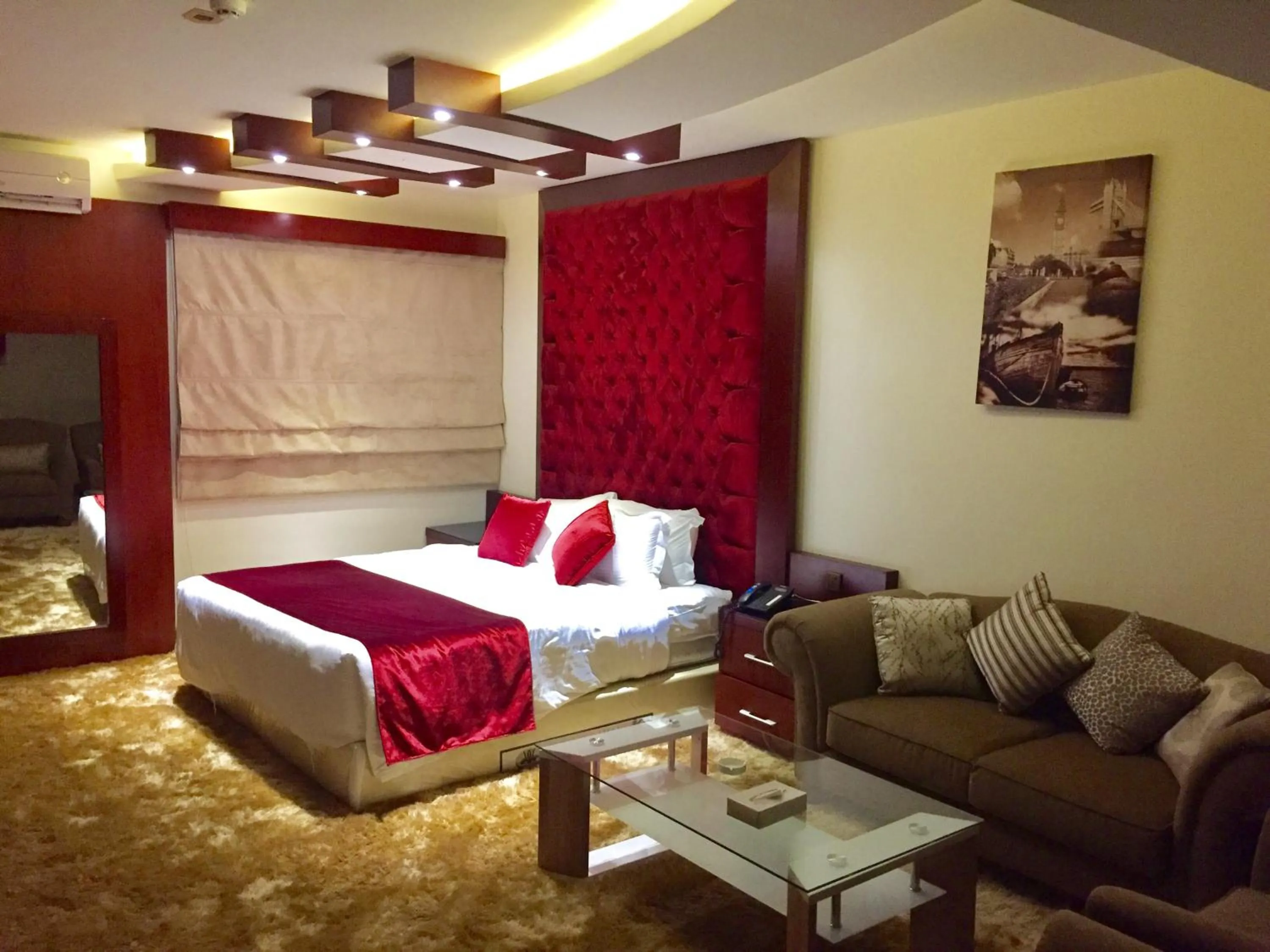 Seating area, Bed in Haven Plaza