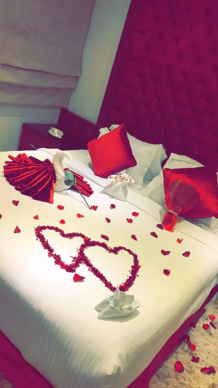 Bed in Almsakn Alola Hotel Company