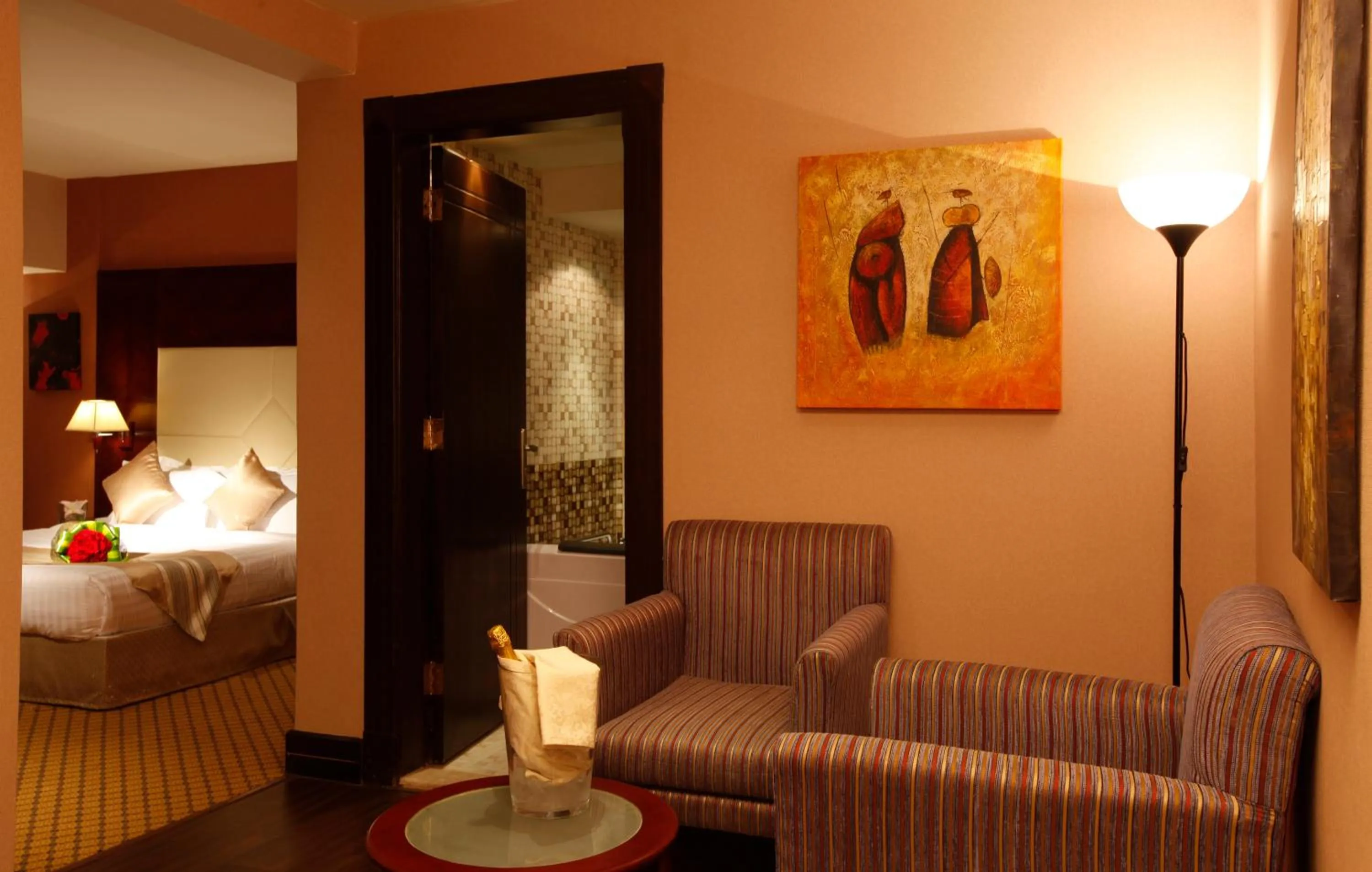 Living room, Bed in Almsakn Alola Hotel Company