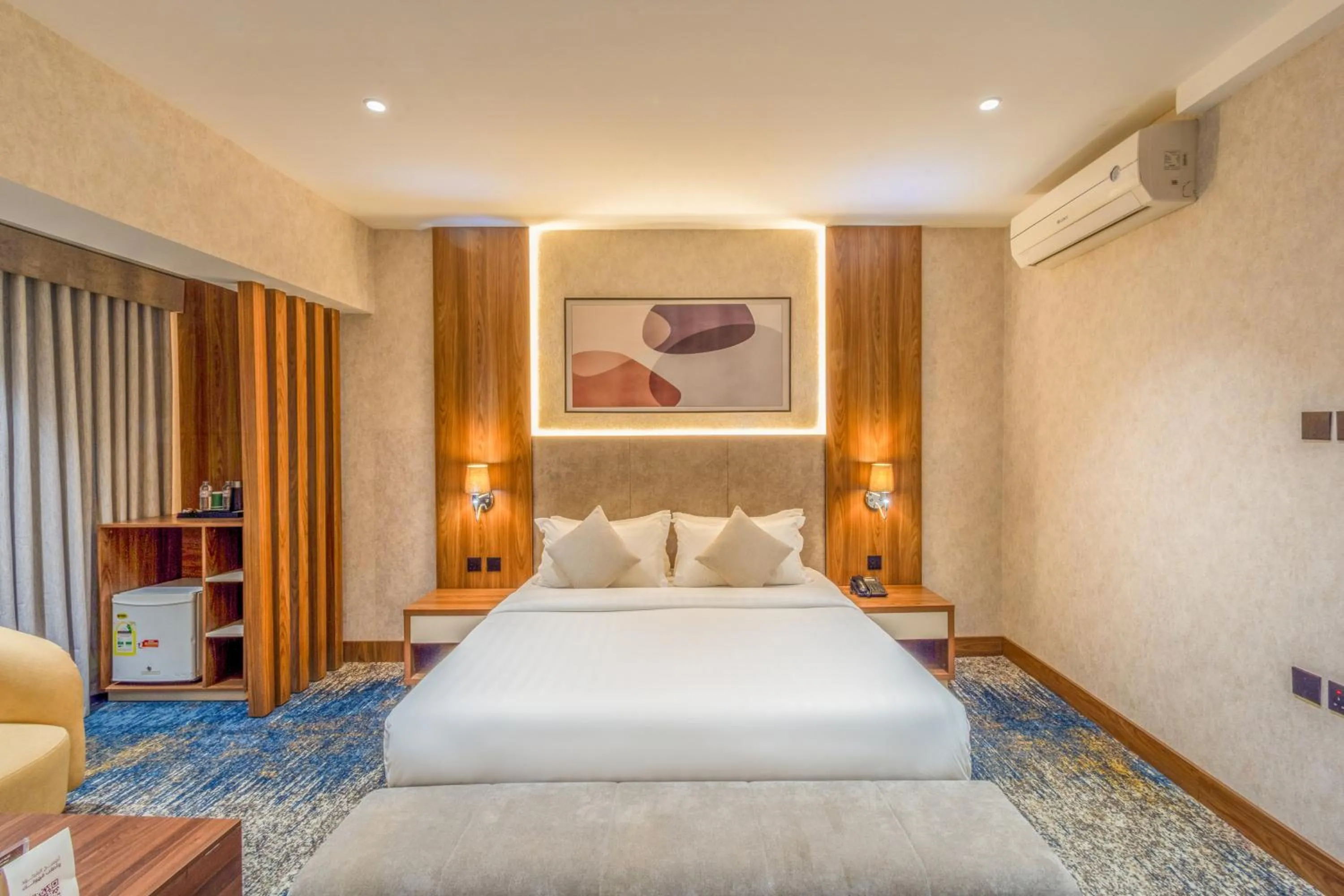 Bed in Almsakn Alola Hotel Company