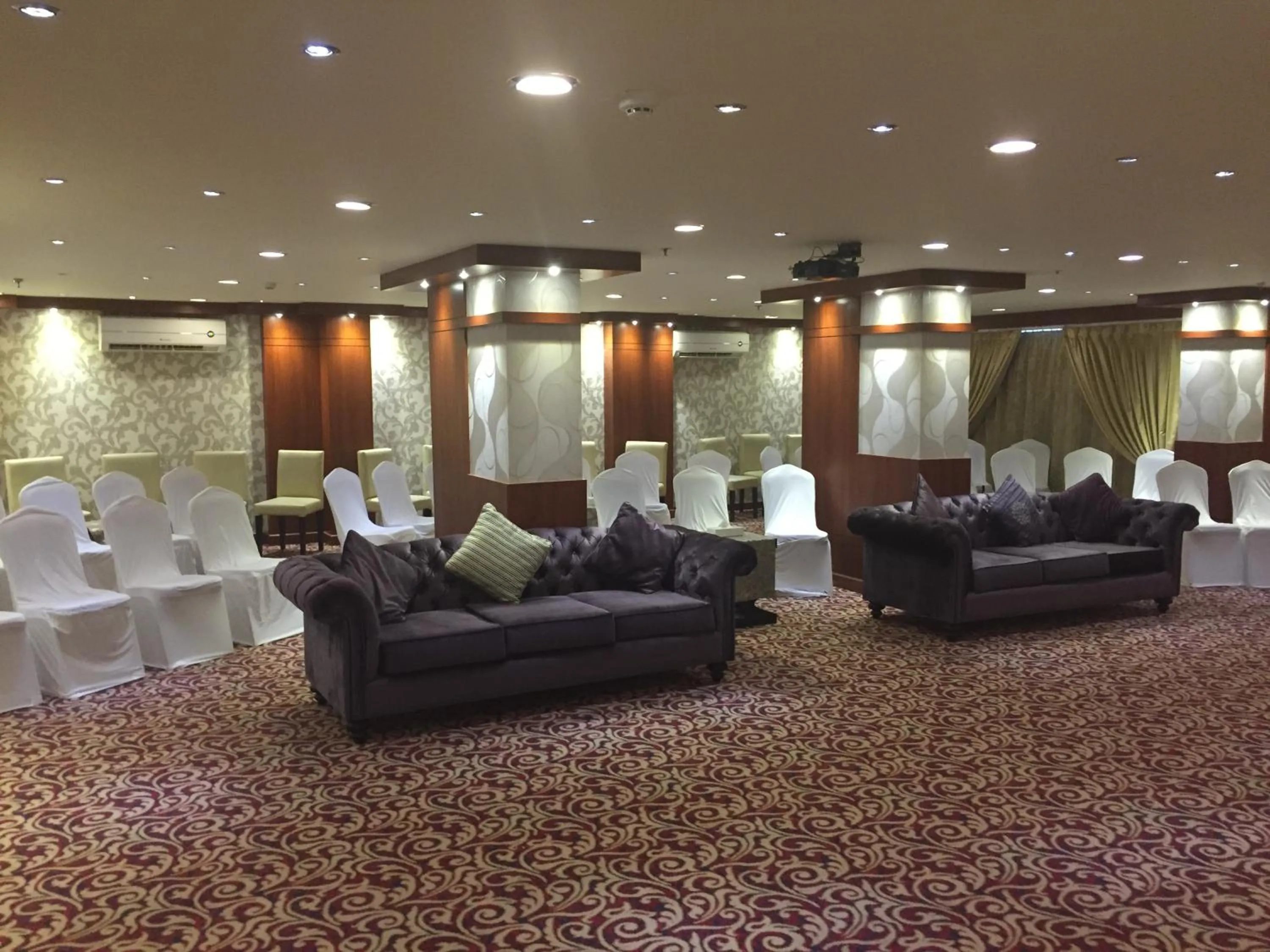 Meeting/conference room in Almsakn Alola Hotel Company