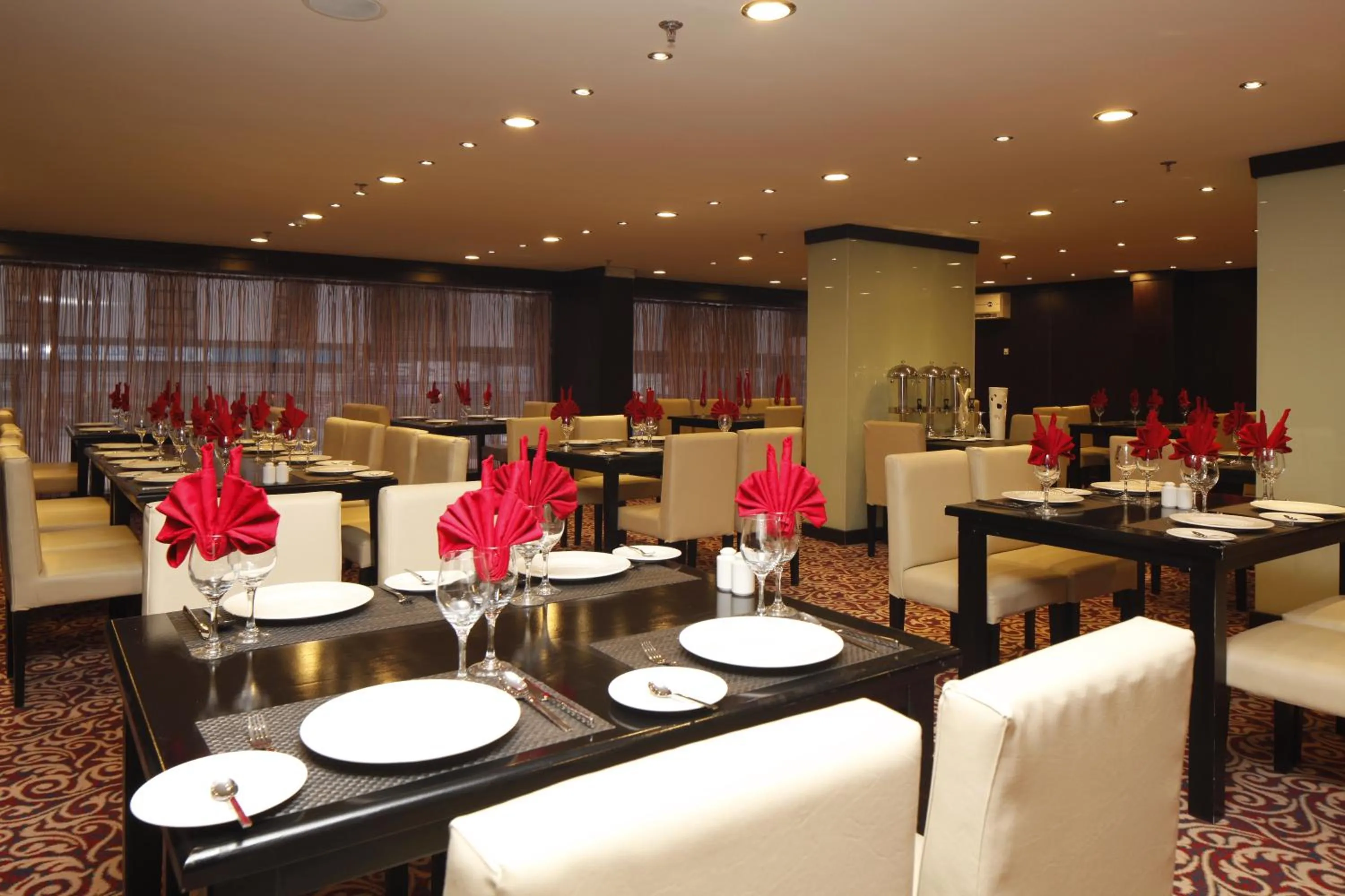 Food and drinks in Almsakn Alola Hotel Company