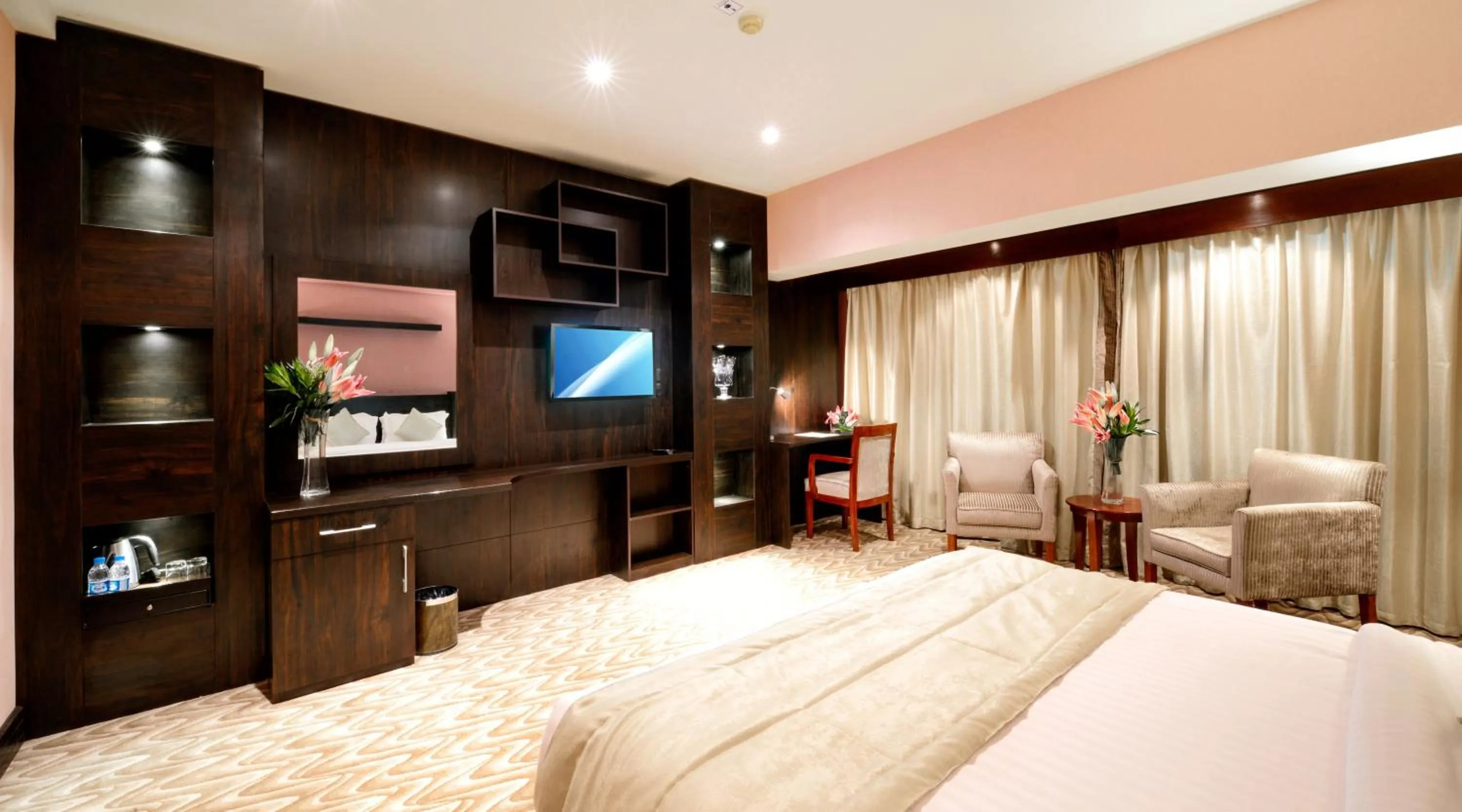 TV and multimedia, Bed in Almsakn Alola Hotel Company