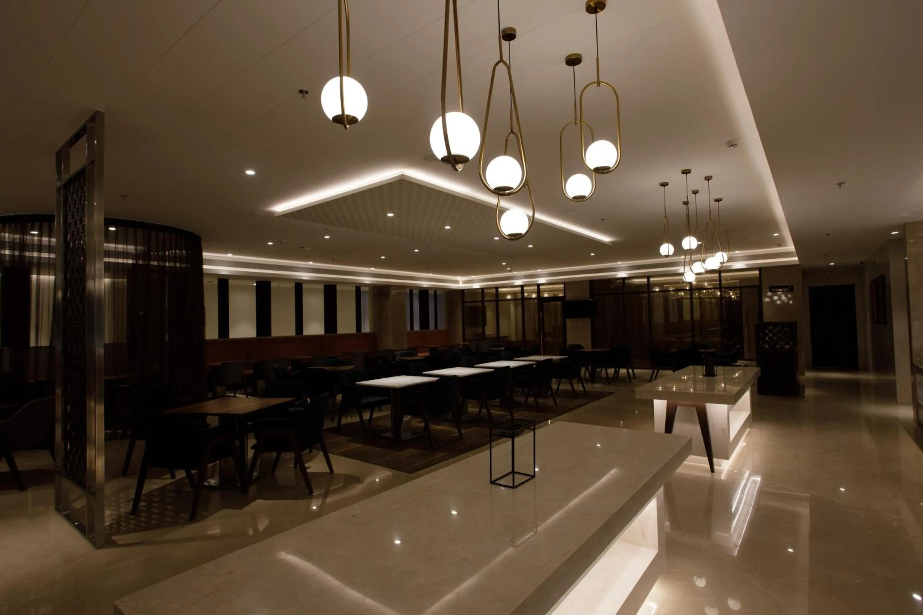 Restaurant/places to eat in Sayaji Jamnagar