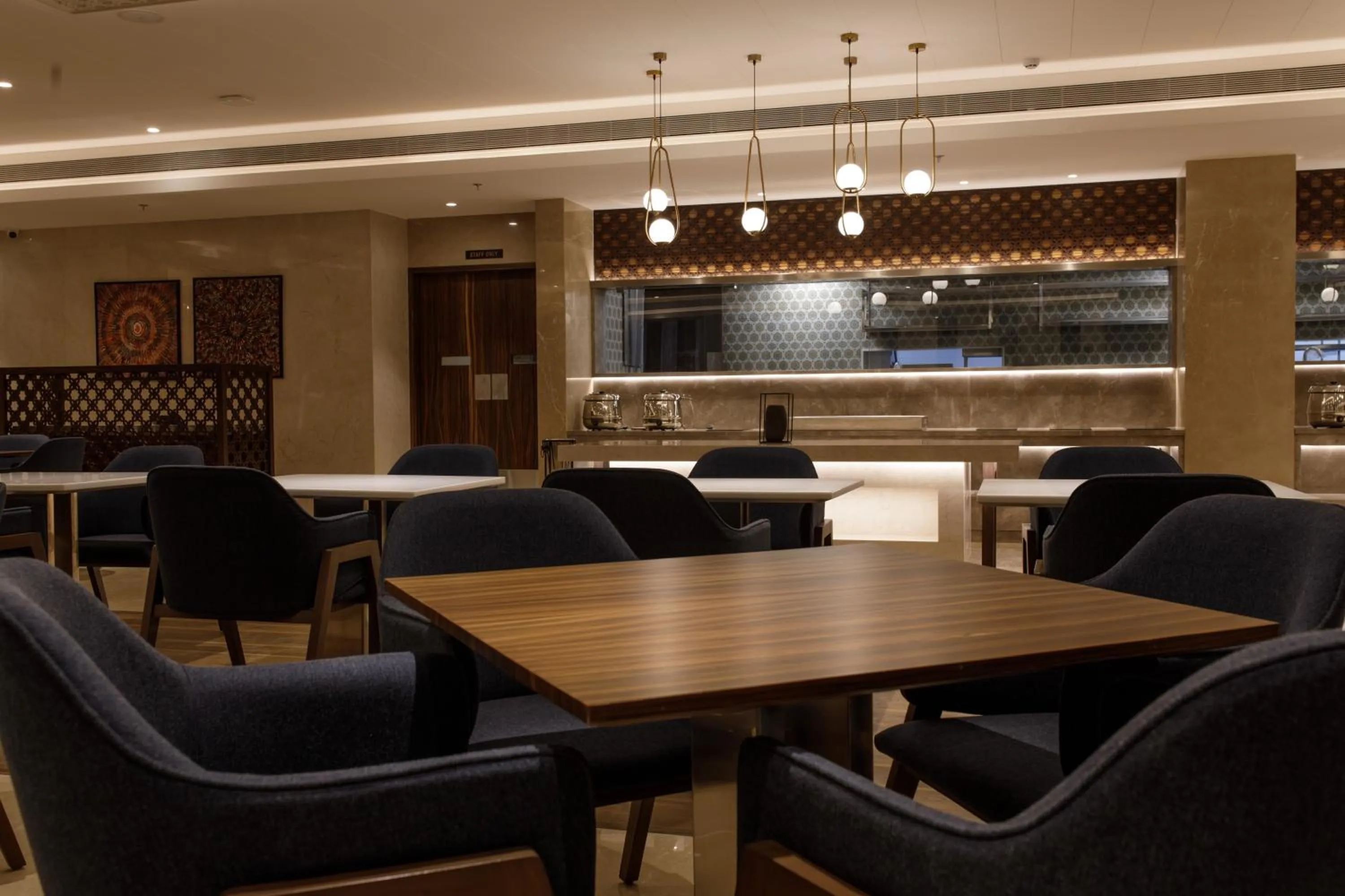 Restaurant/places to eat in Sayaji Jamnagar