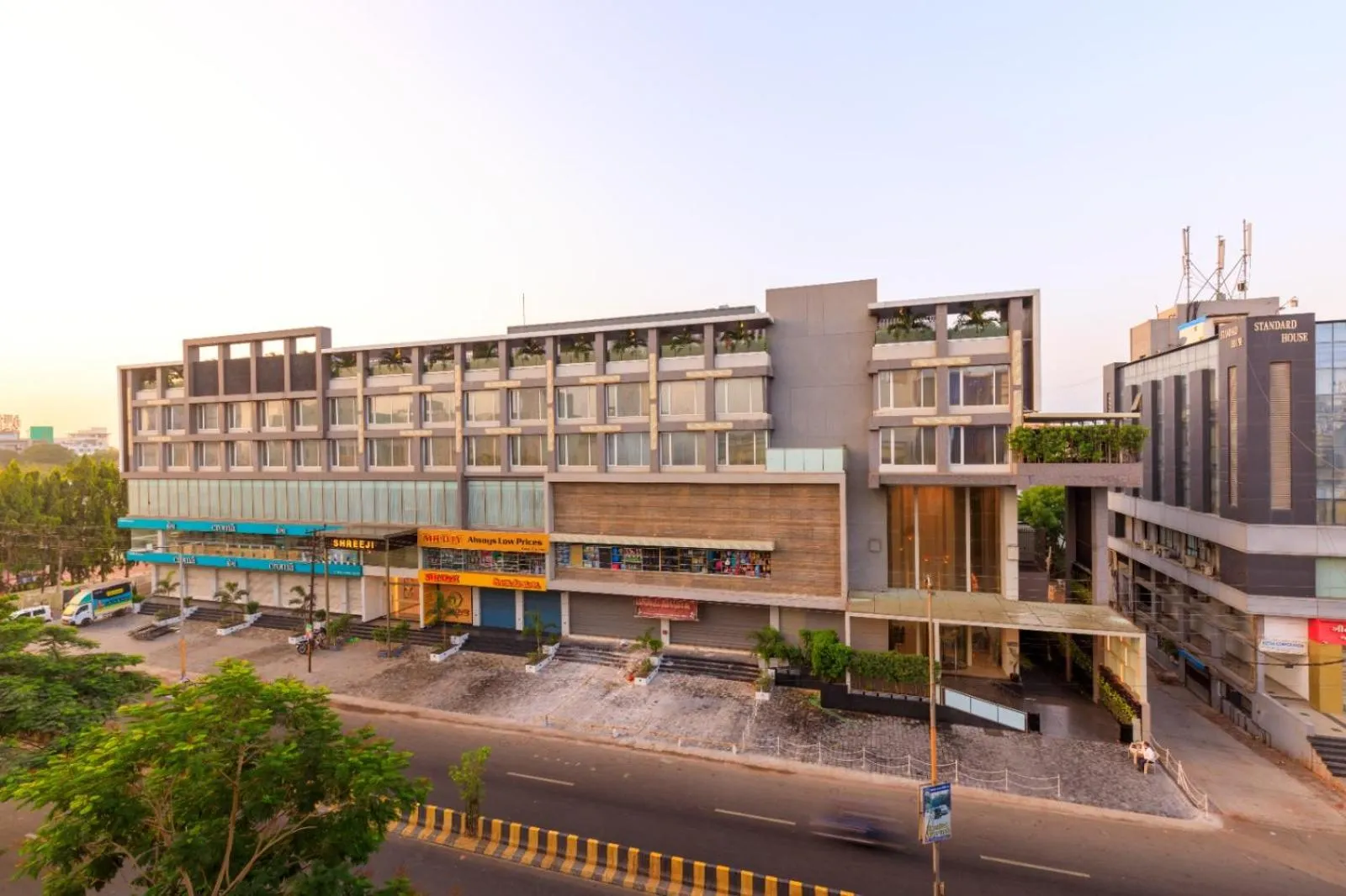 Property building in Sayaji Jamnagar