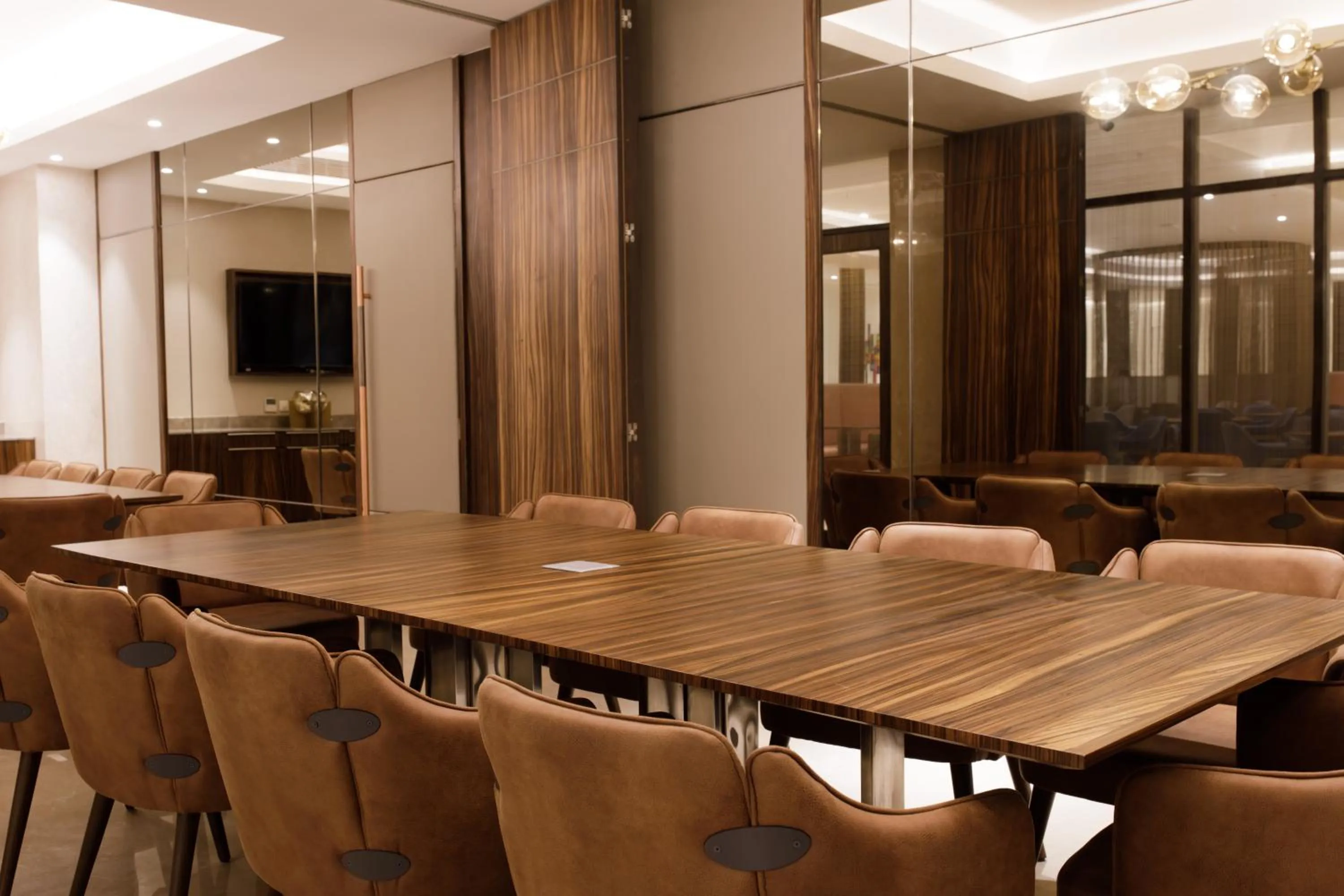 Restaurant/places to eat in Sayaji Jamnagar