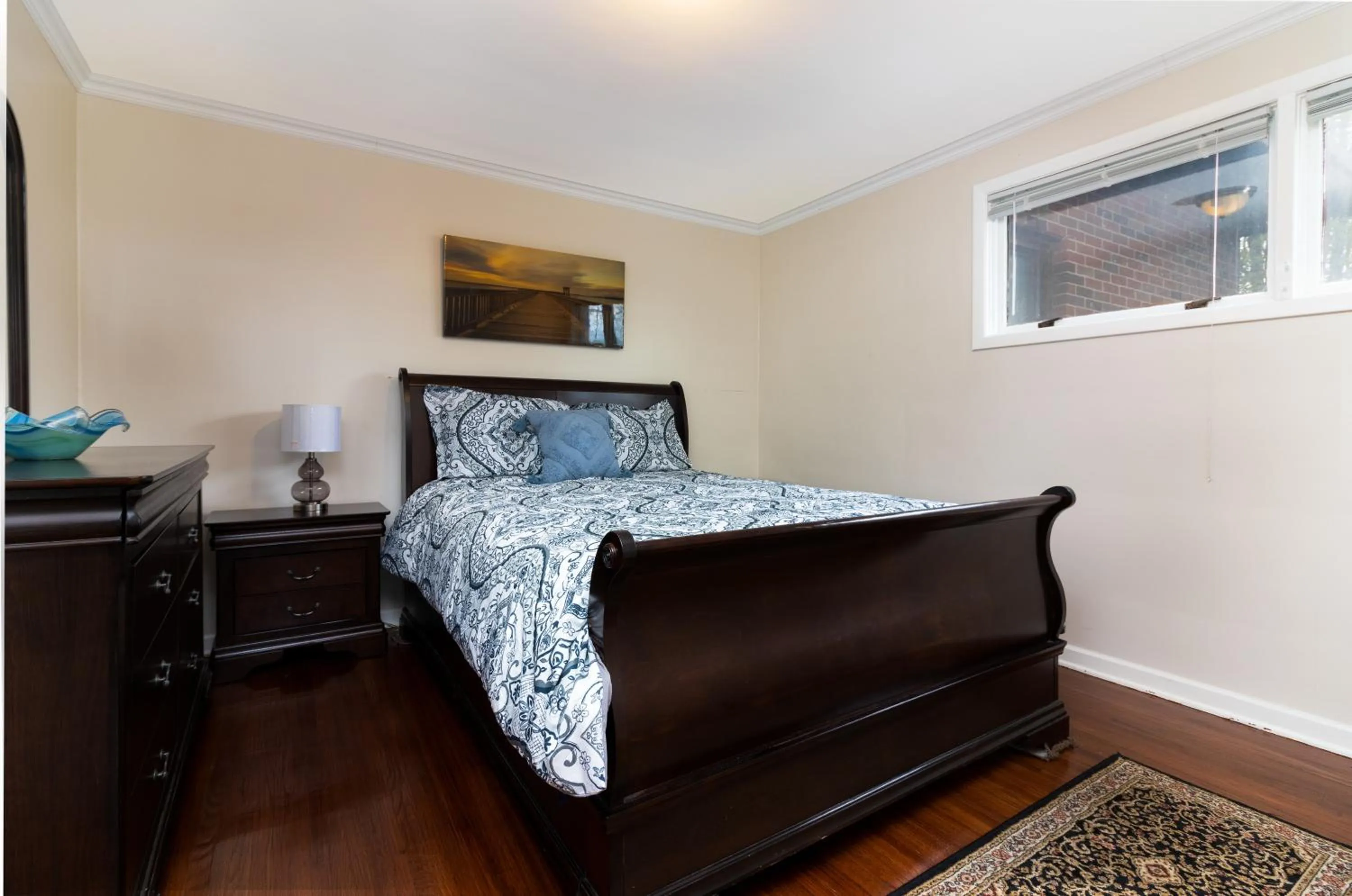 Bed in The Gorge View Villa- With Private Yard & Free Parking-see full listing info