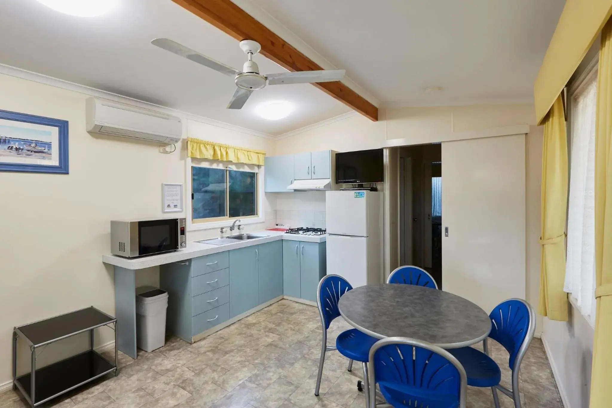 Ensuite Cabin in BIG4 Breeze Holiday Parks - Busselton Ensuite Cabin in BIG4 Breeze Holiday Parks - Busselton