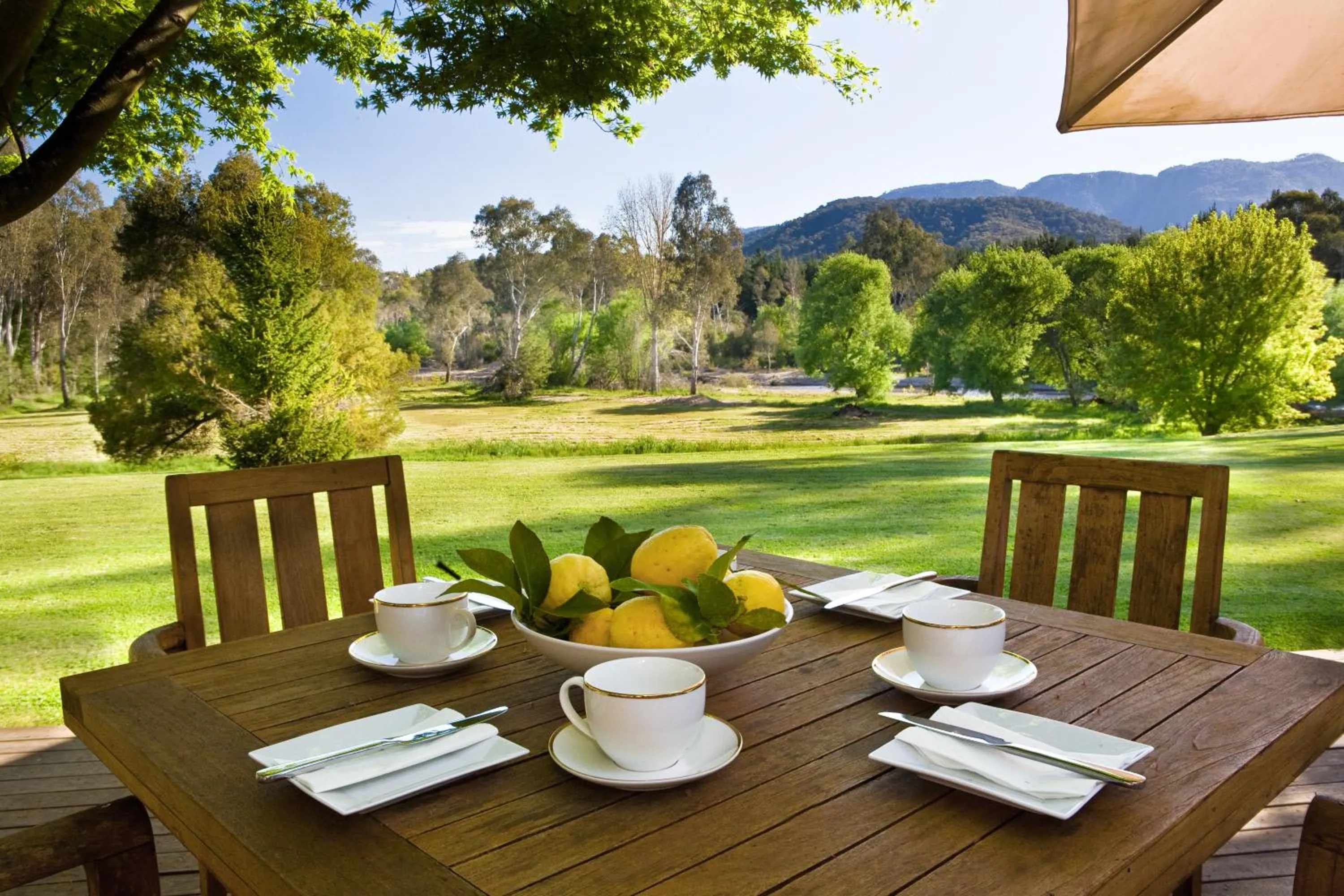 Garden in Buffalo Motel and Country Retreat