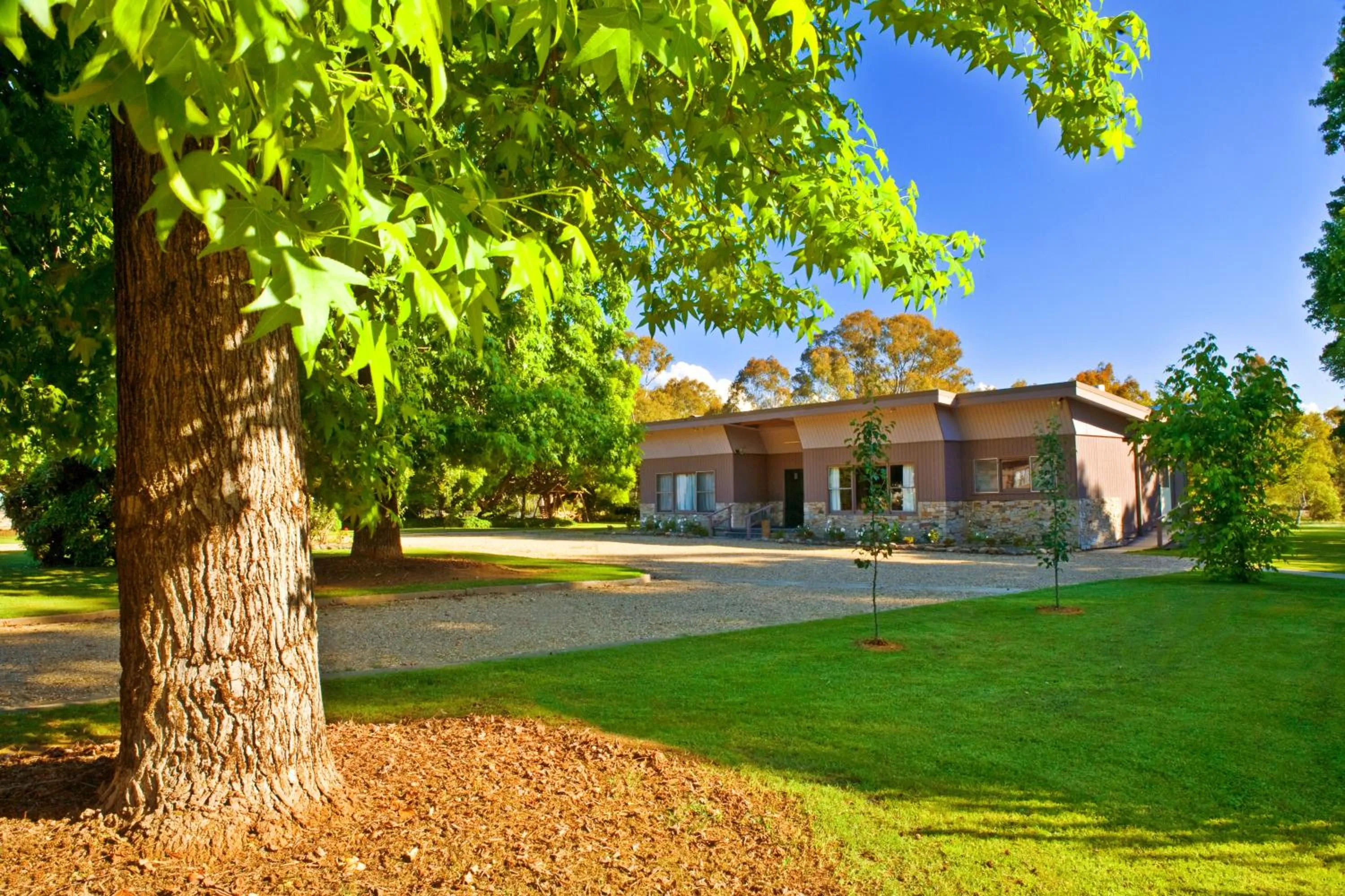 Facade/entrance in Buffalo Motel and Country Retreat