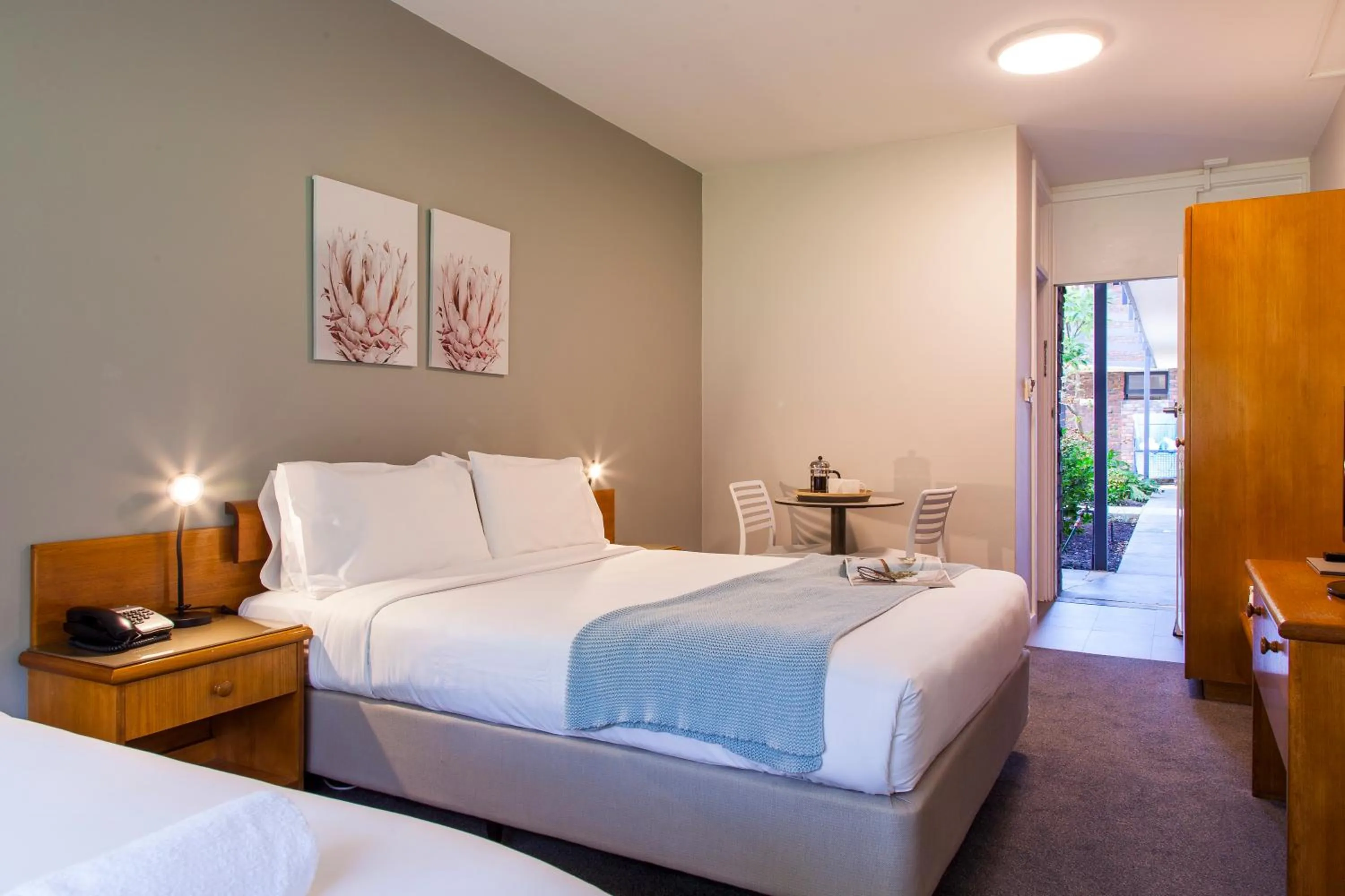 Bedroom, Bed in Kings Park Motel