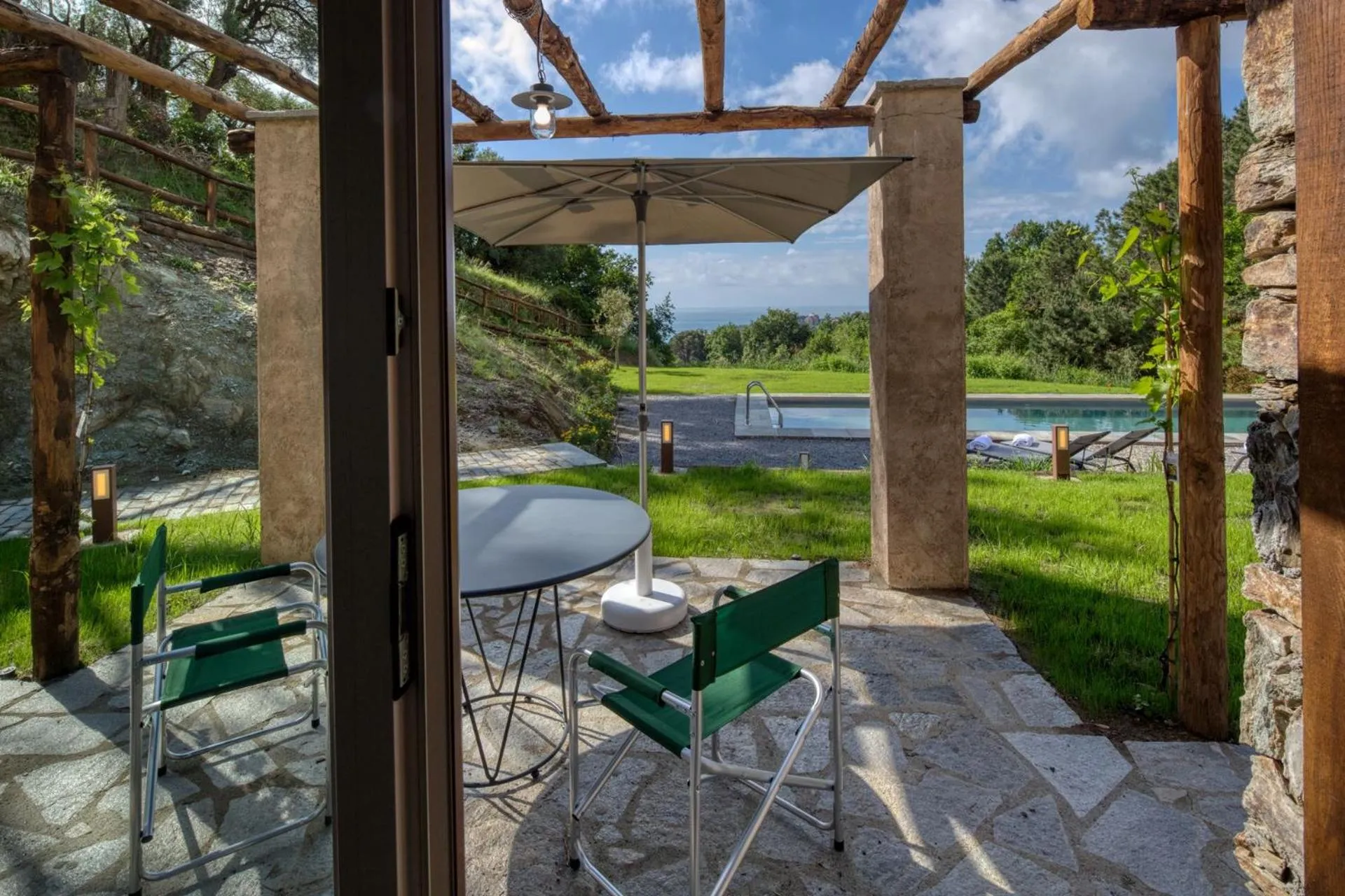 Patio in Mirandola Suites