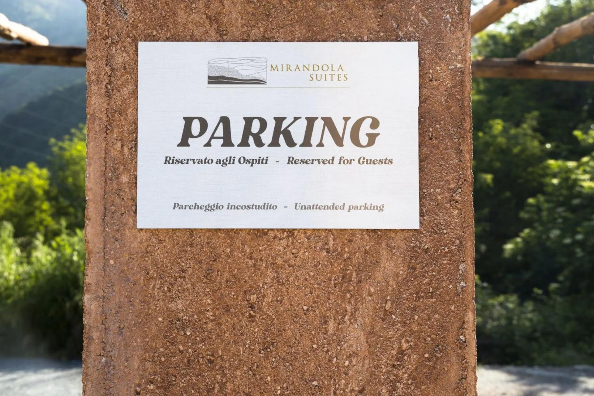 Parking in Mirandola Suites