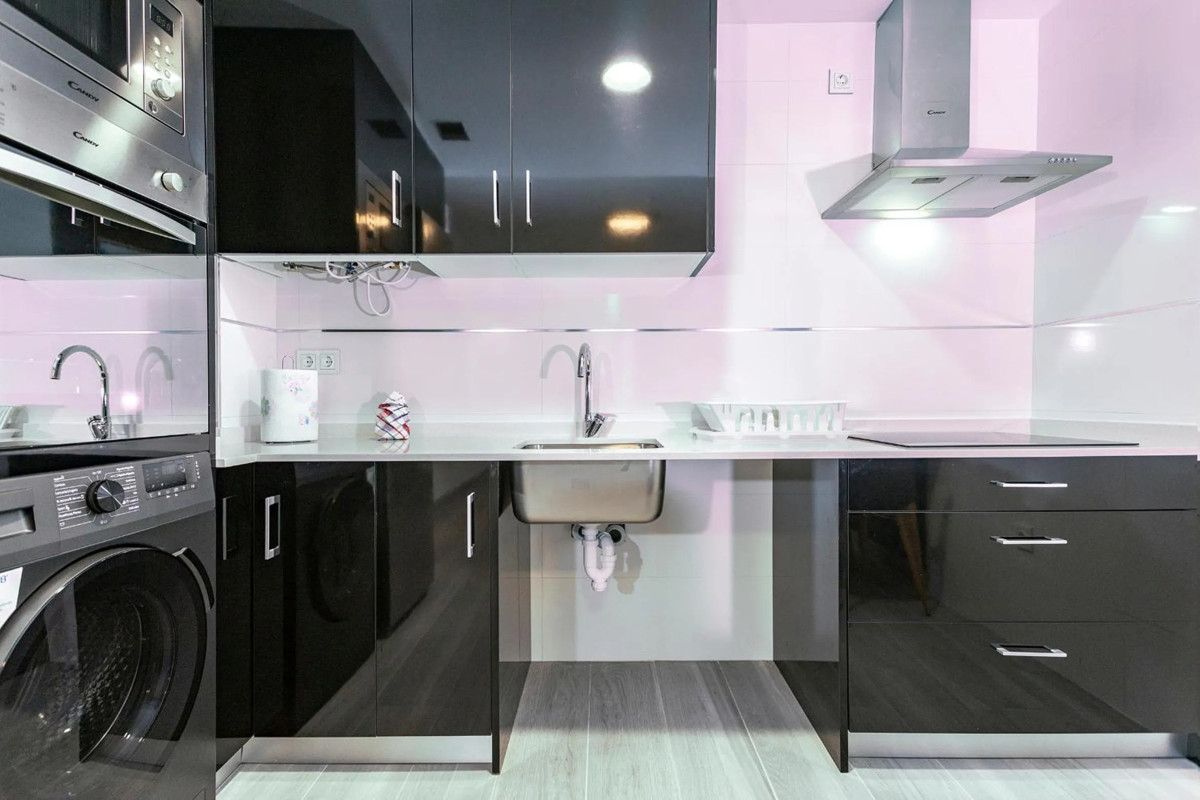 Kitchen or kitchenette in Málaga Rivas 34 Suites Homes