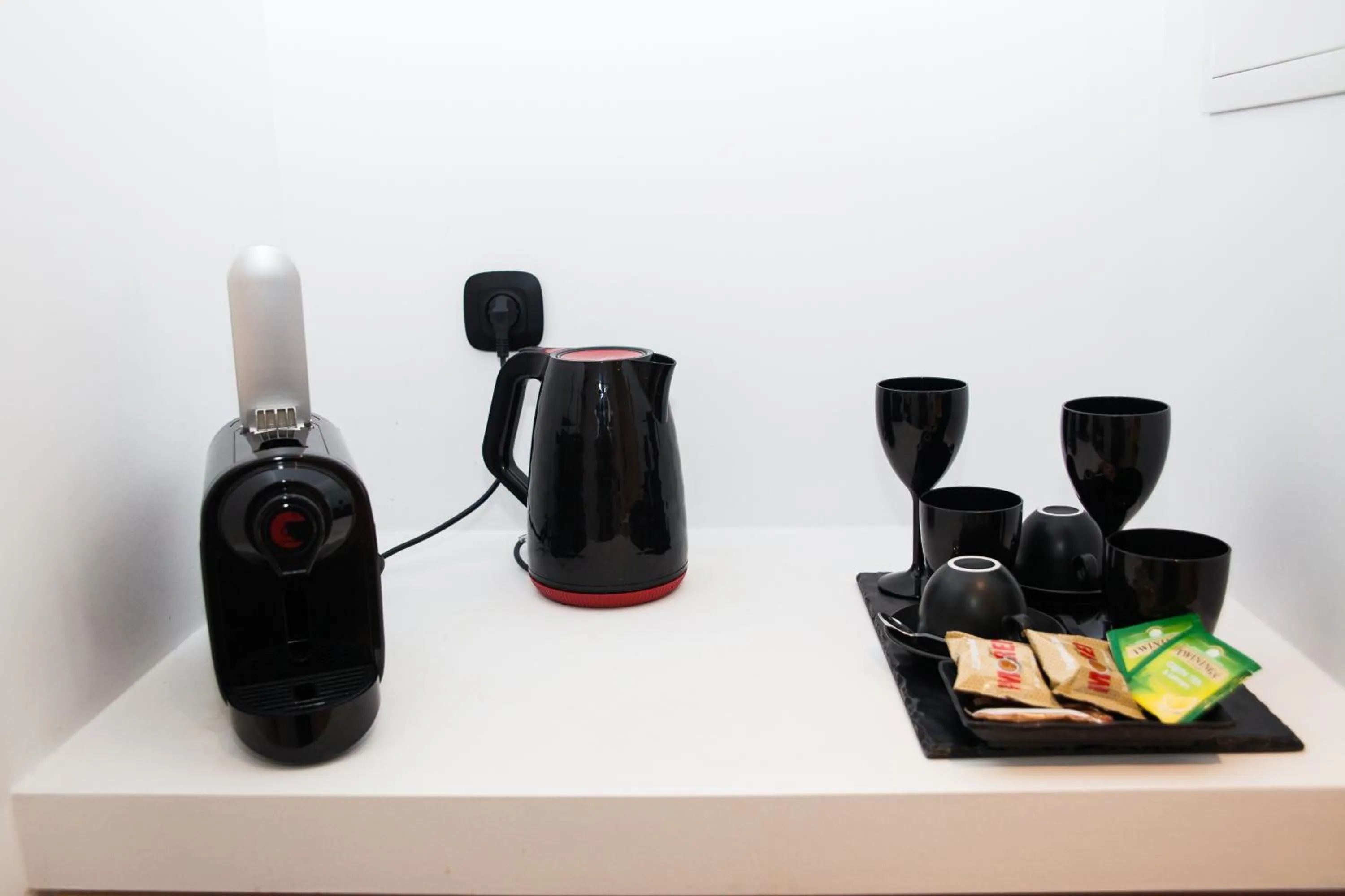 Coffee/tea facilities in Agrari Bo Suites by Mykonos Rocks