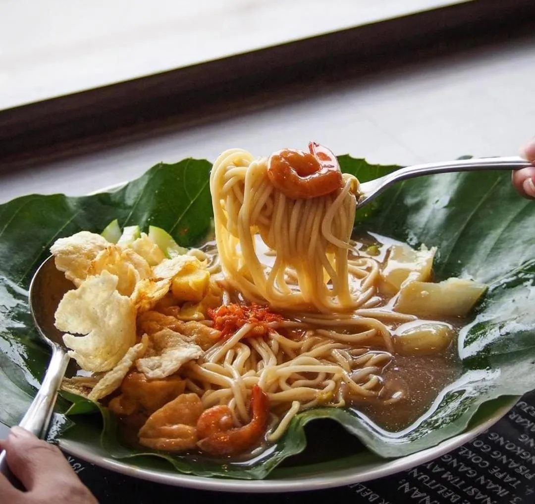 Restaurant/places to eat in Hotel 55