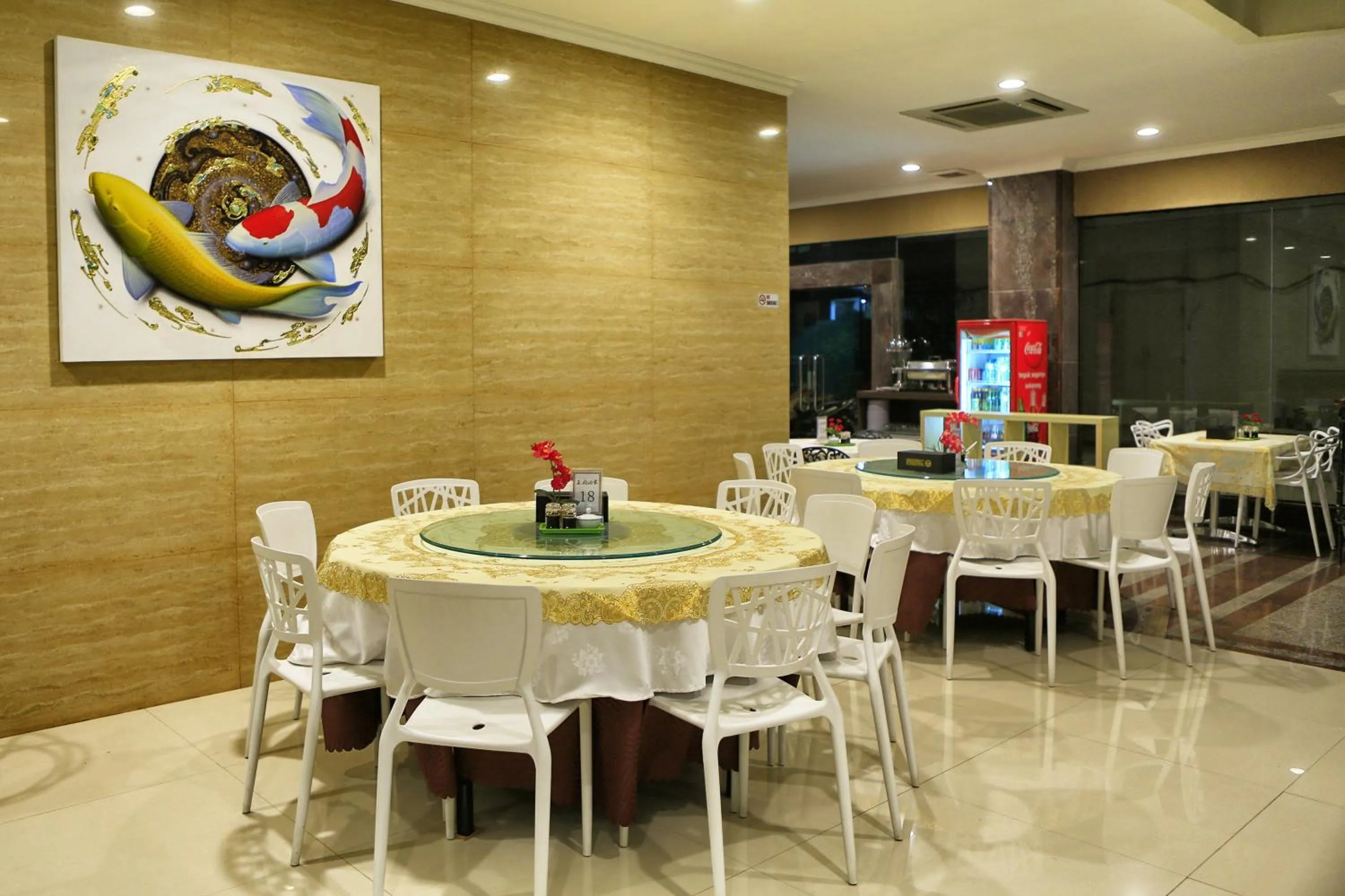 Restaurant/places to eat in Hotel 55