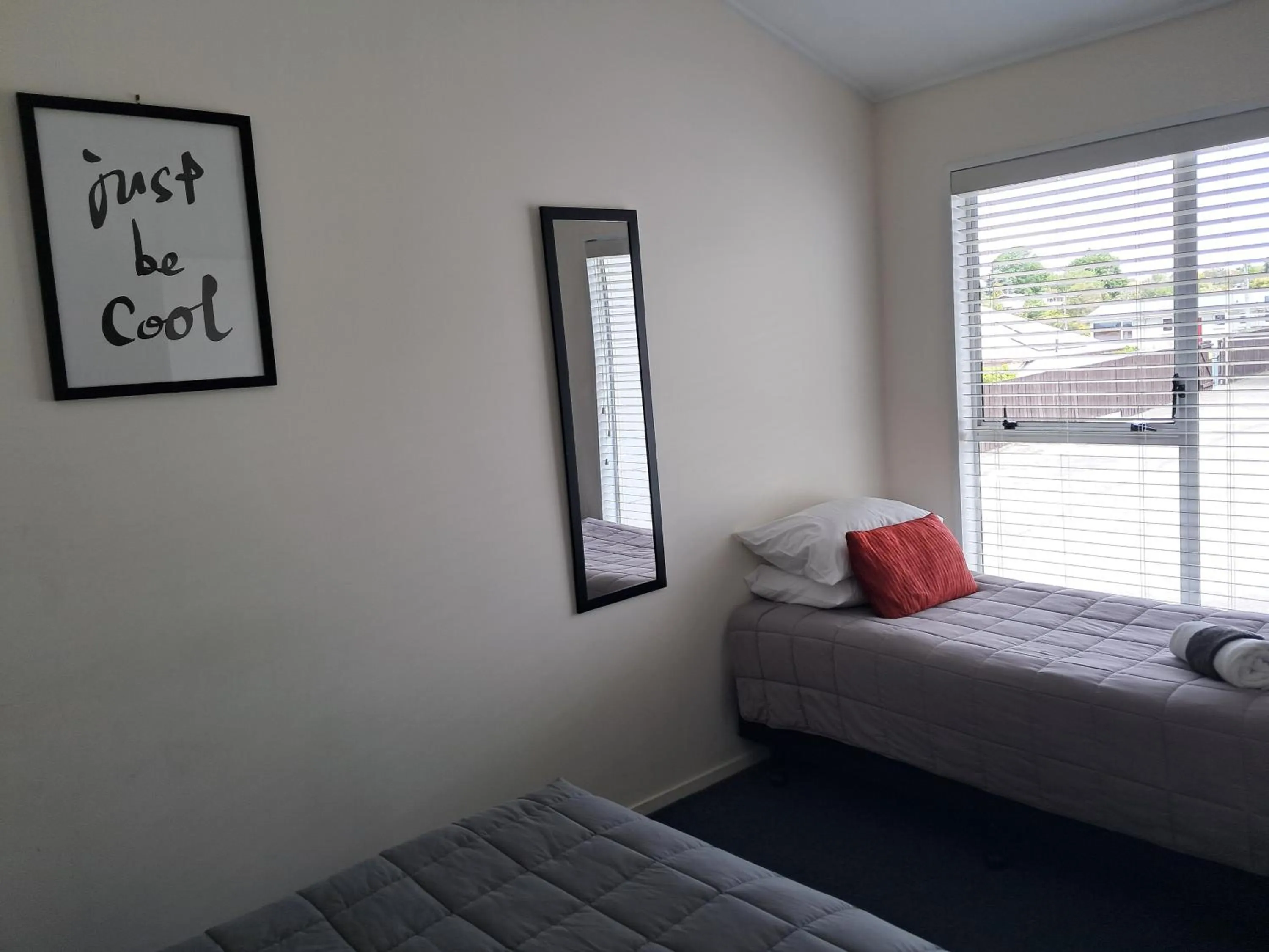 Bedroom, Bed in The Coast Motel