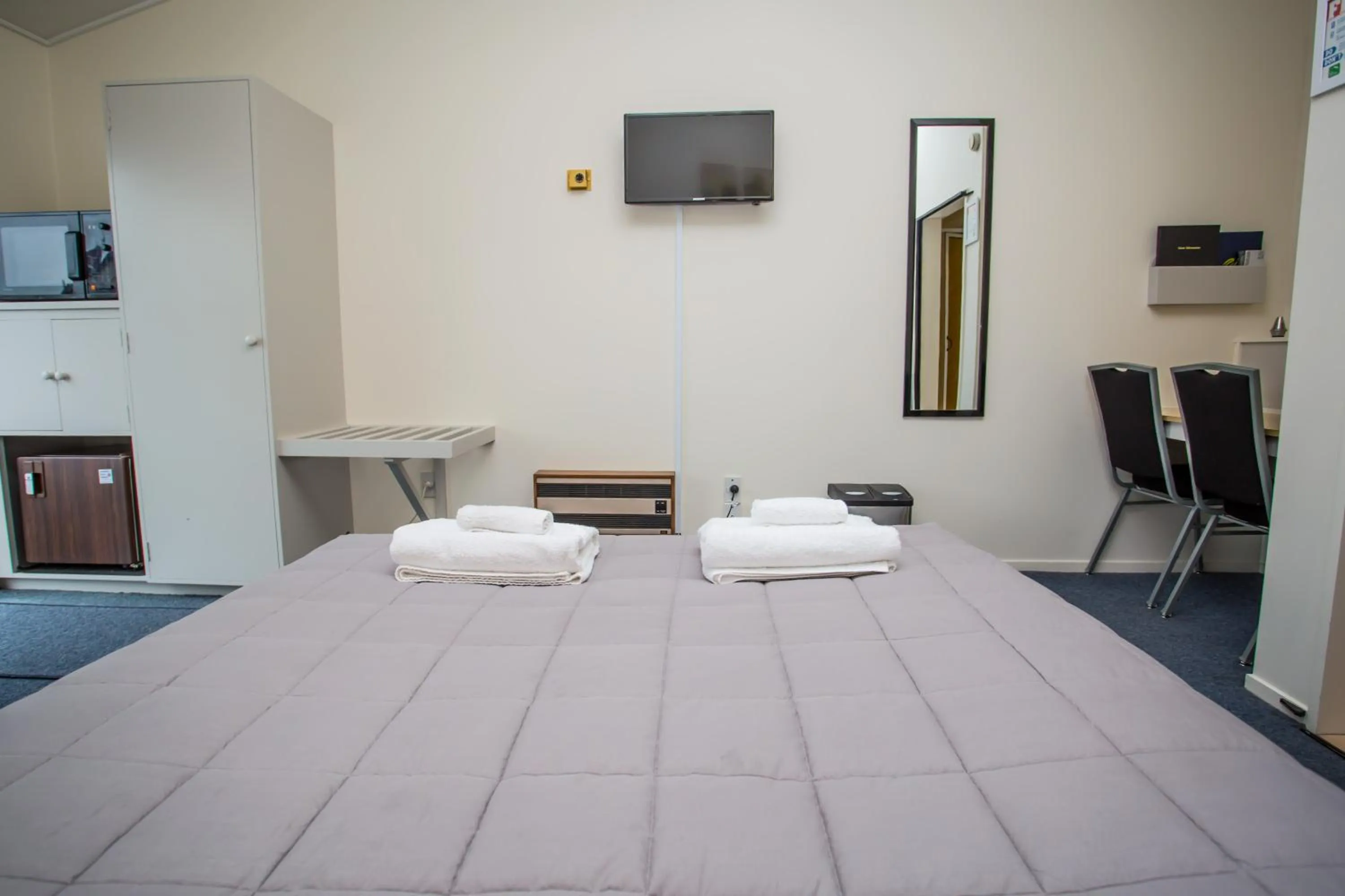 TV and multimedia, Bed in The Coast Motel