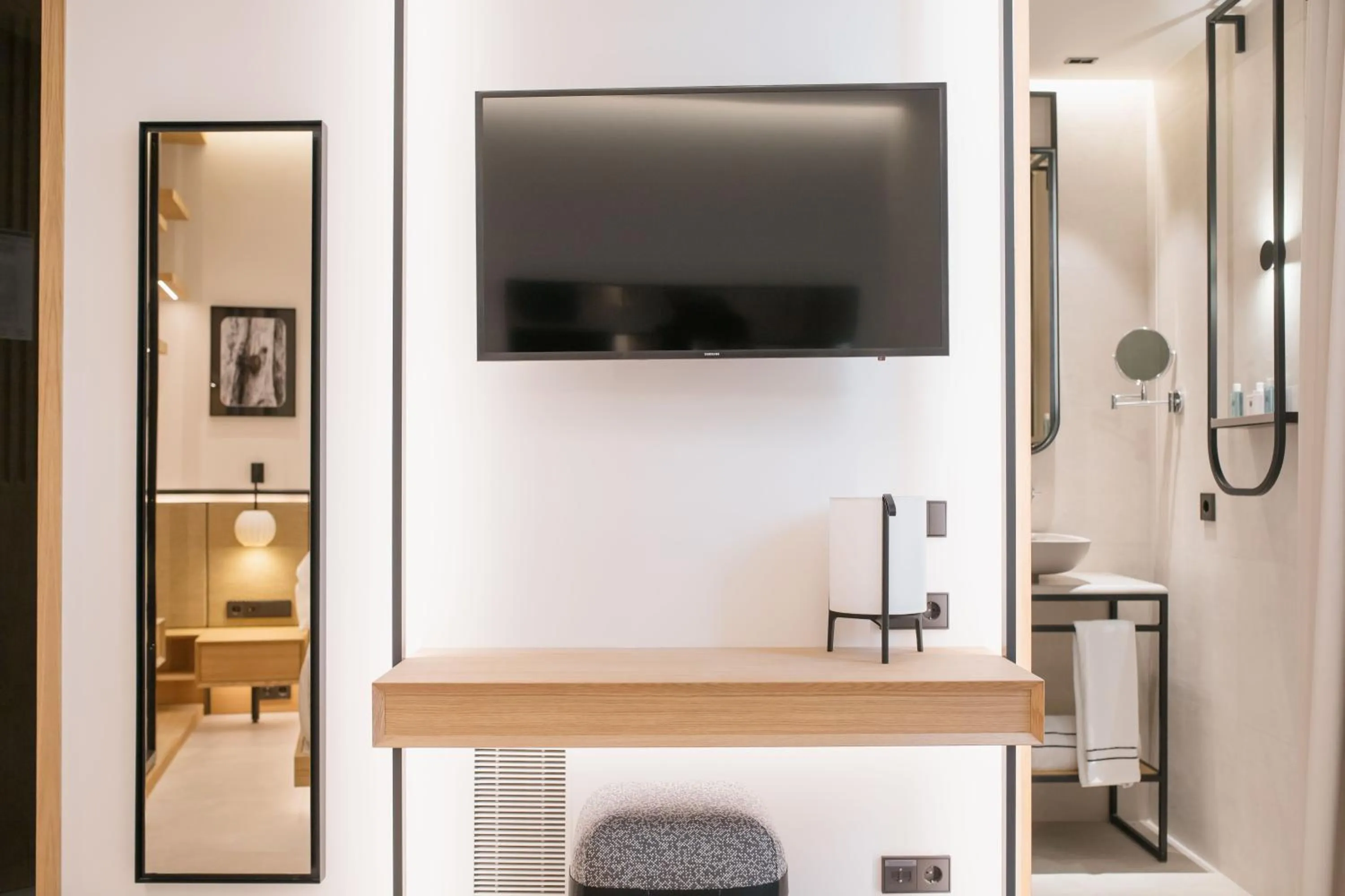 TV and multimedia in MYR Puerta Serranos