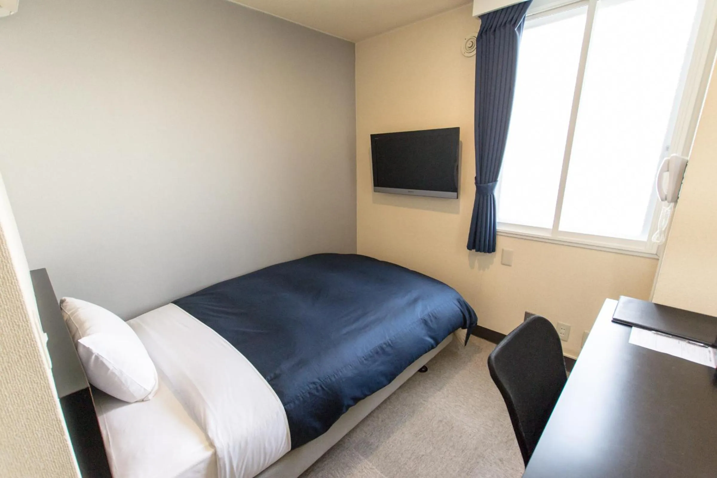 Bedroom, Bed in Frame Hotel Sapporo