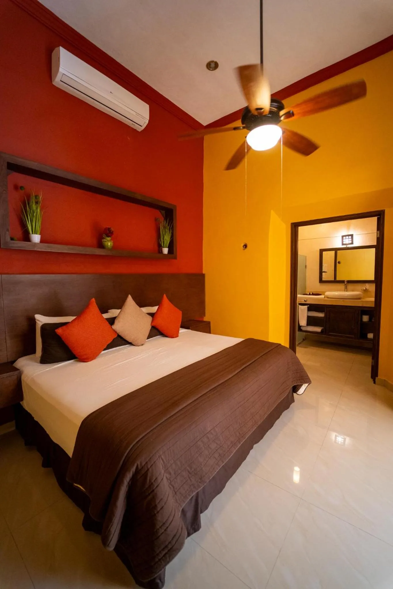 Property building, Bed in Hotel Rinconada del Convento