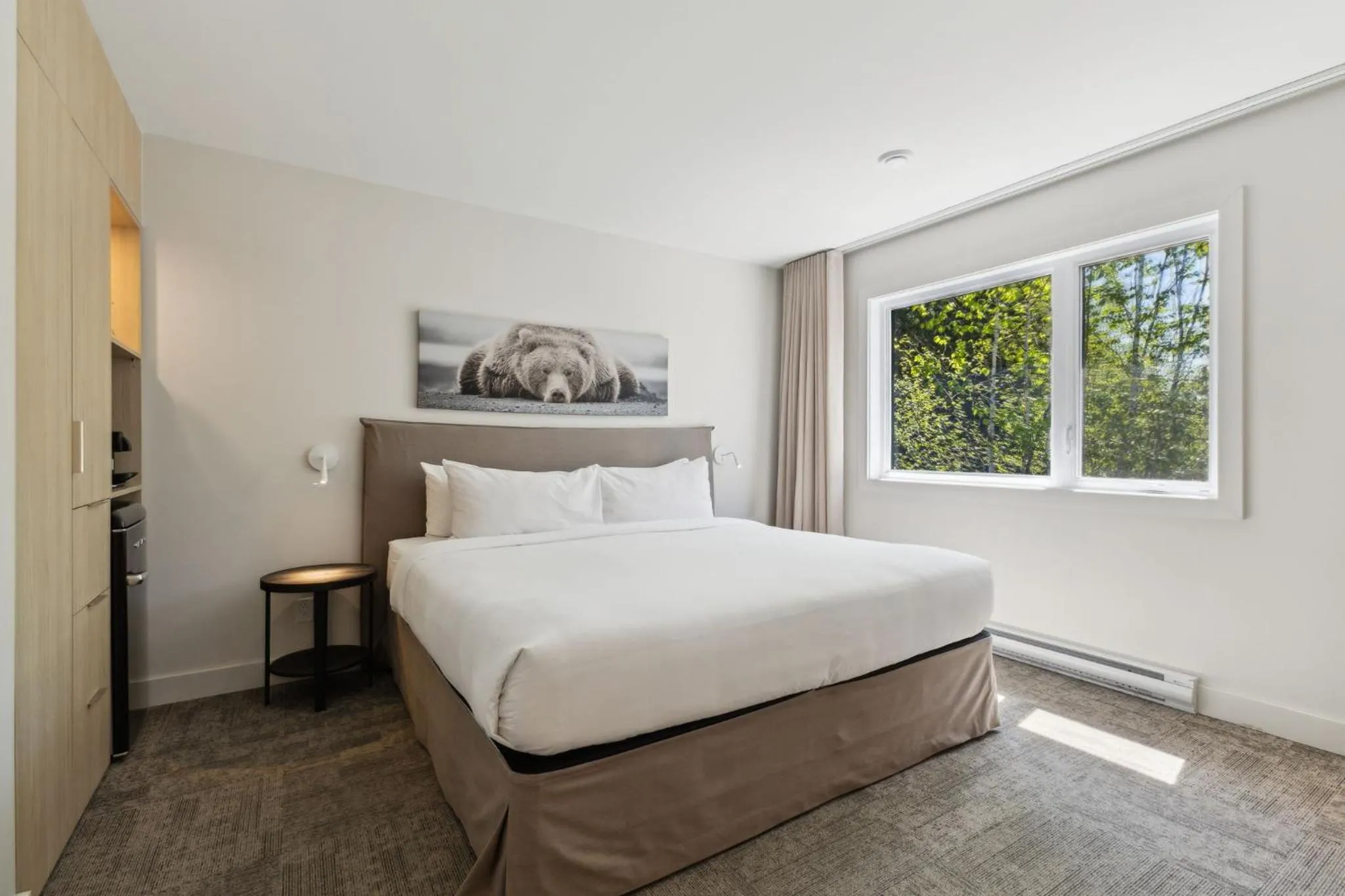 Bed in Suites du Lac Moore by Manitonga