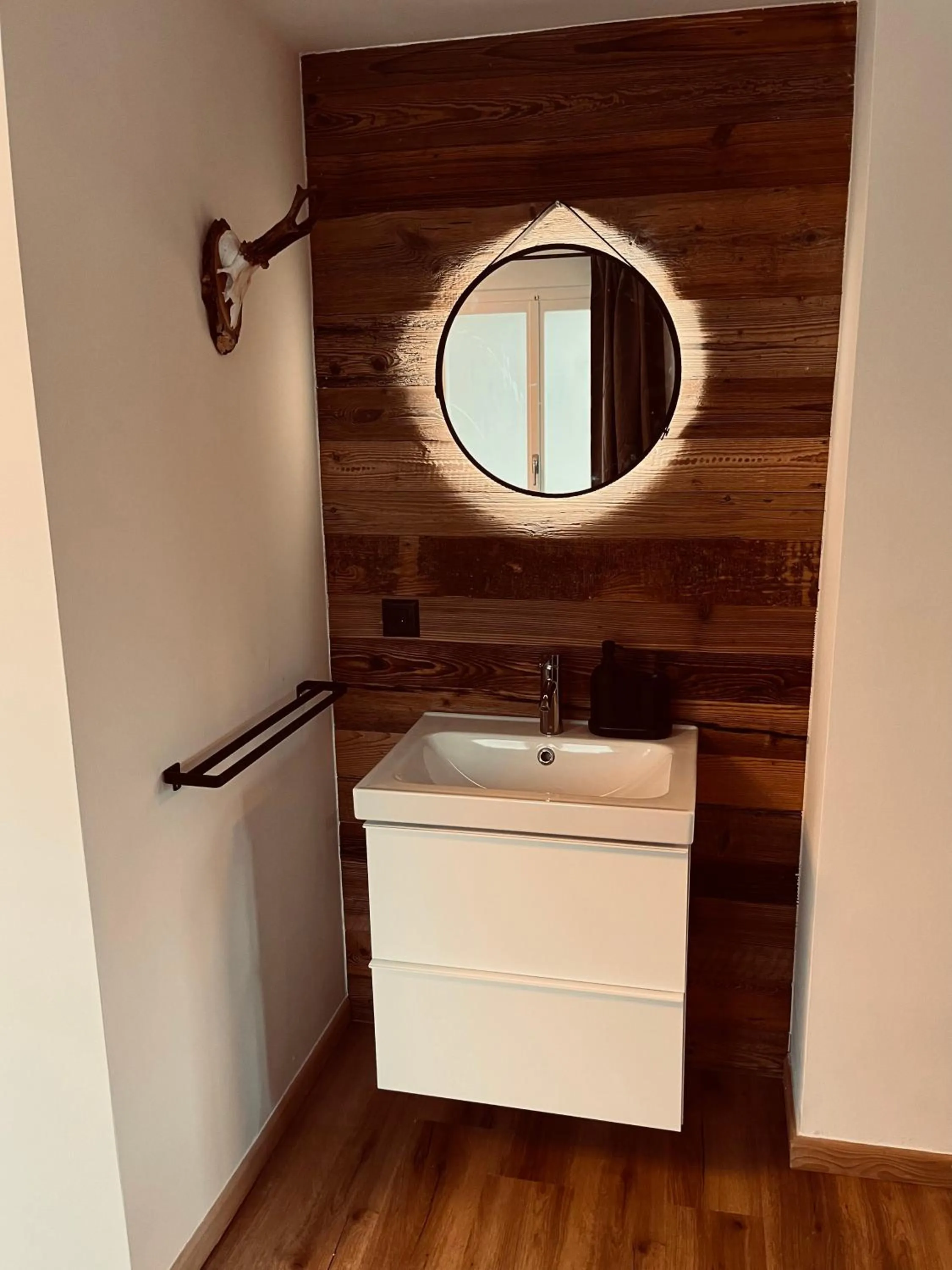 Bathroom in Boutique Hotel Bellevue B&B am Brienzersee Iseltwald Interlaken