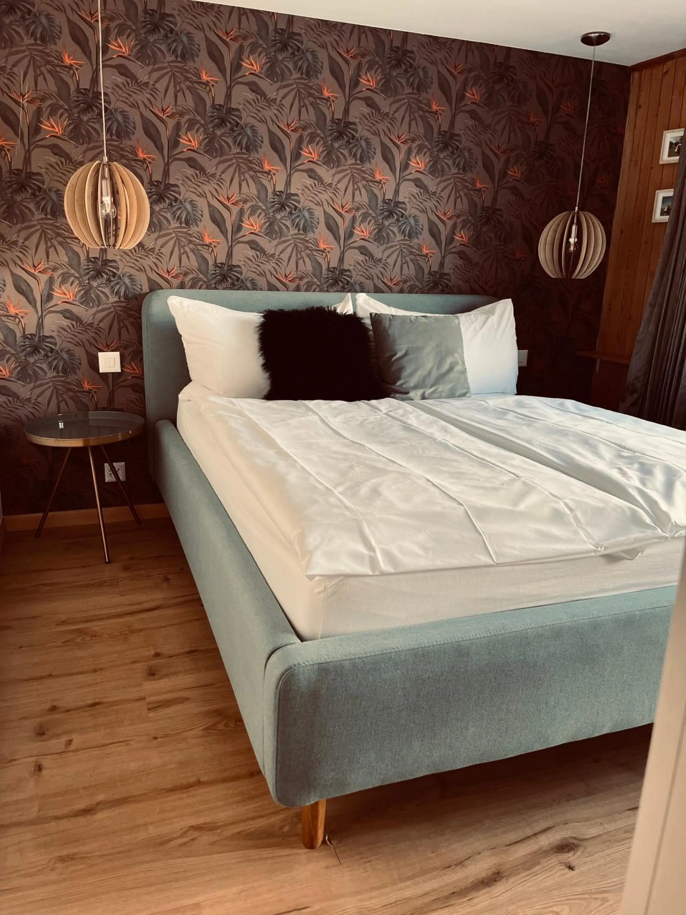 Bed in Boutique Hotel Bellevue B&B am Brienzersee Iseltwald Interlaken