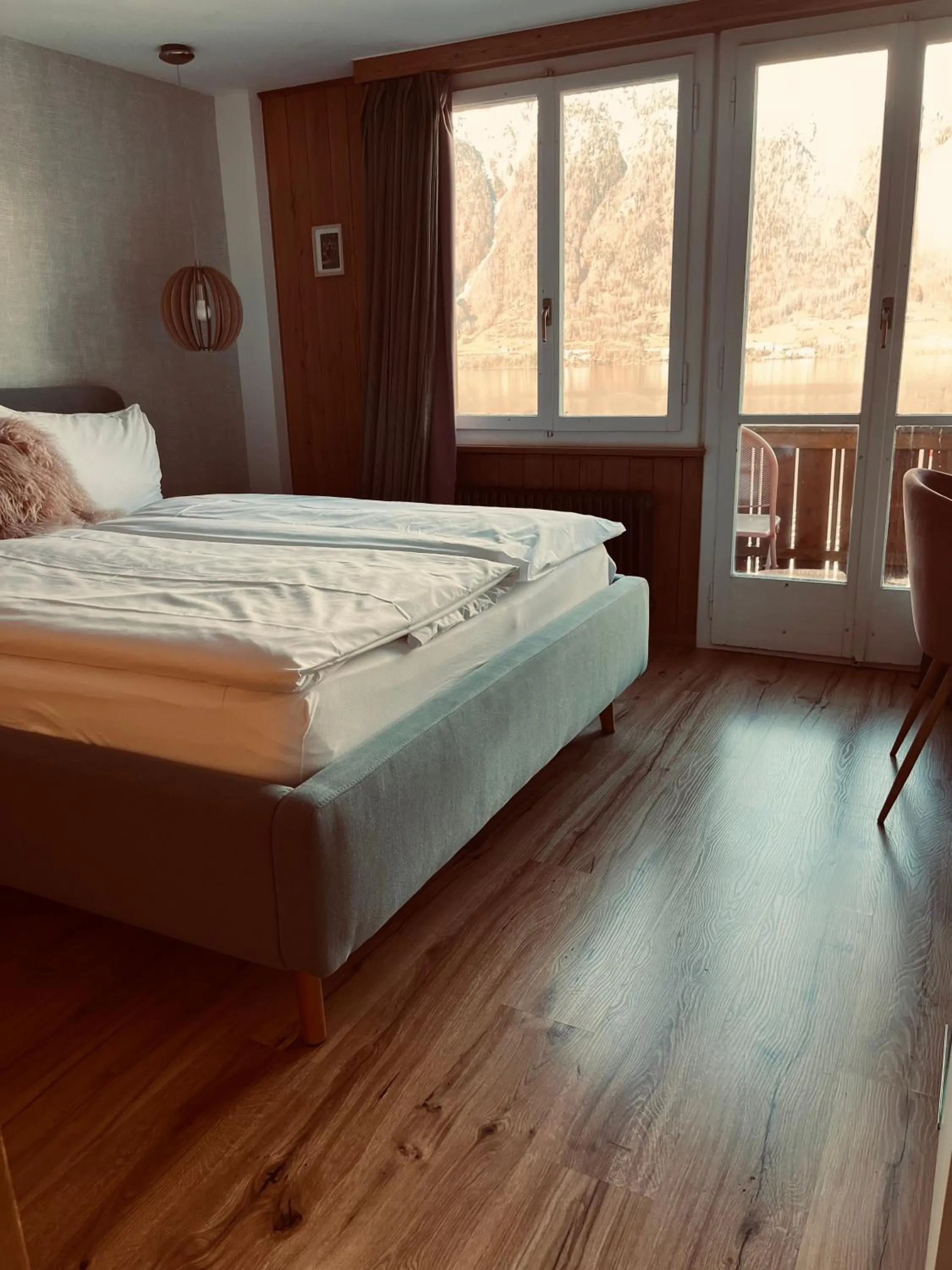 Bed in Boutique Hotel Bellevue B&B am Brienzersee Iseltwald Interlaken