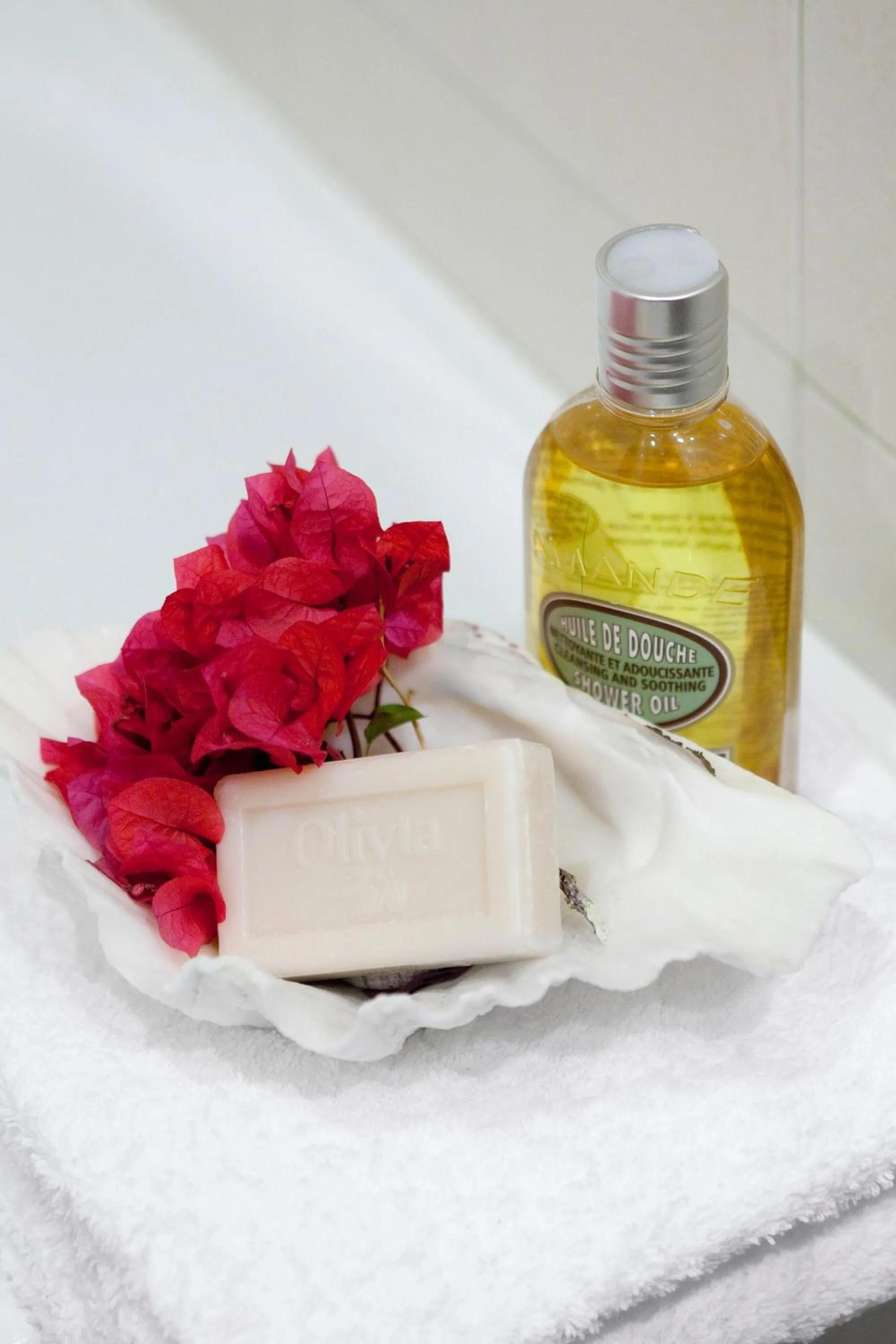 Bathroom in Notis Hotel