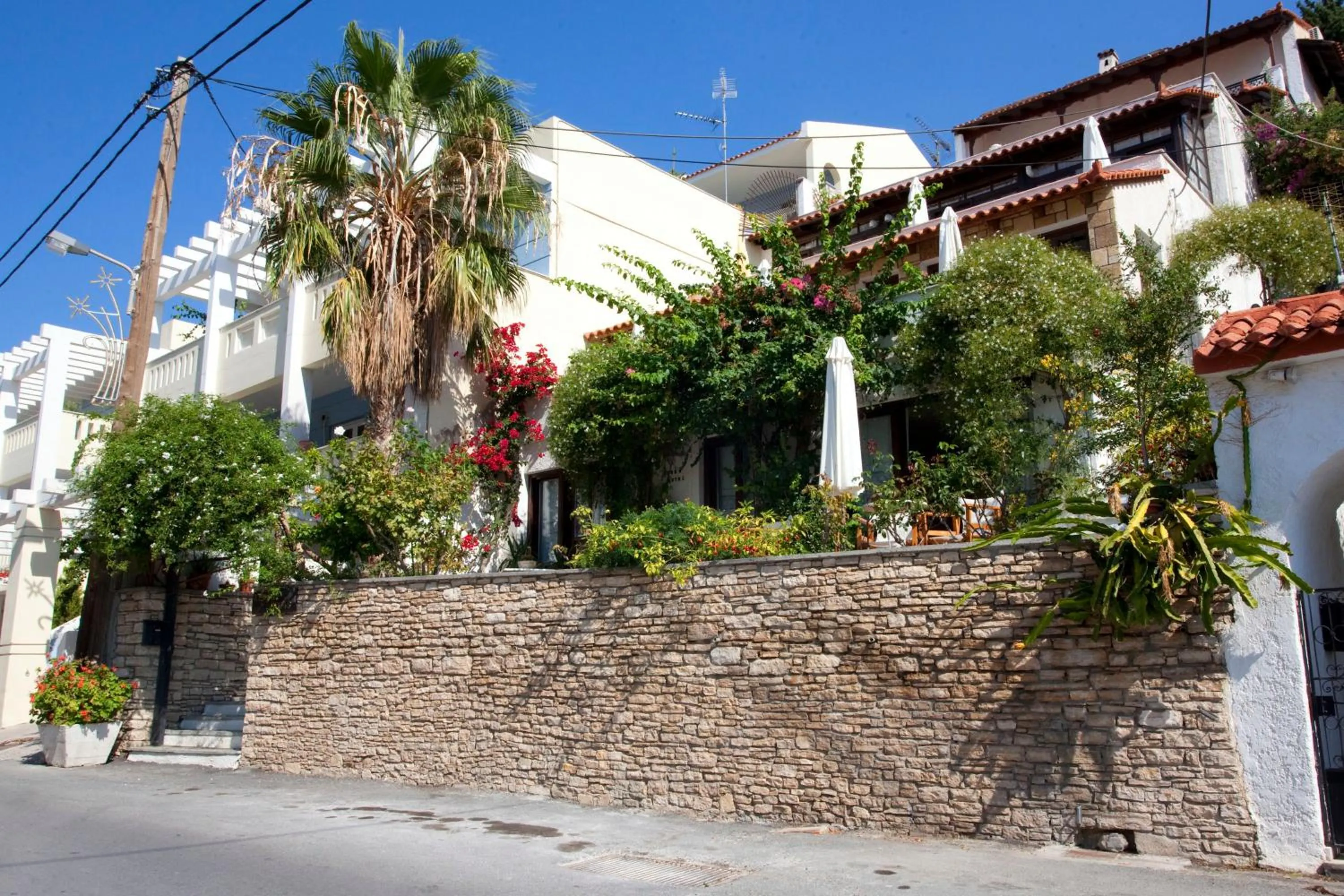 Facade/entrance in Notis Hotel
