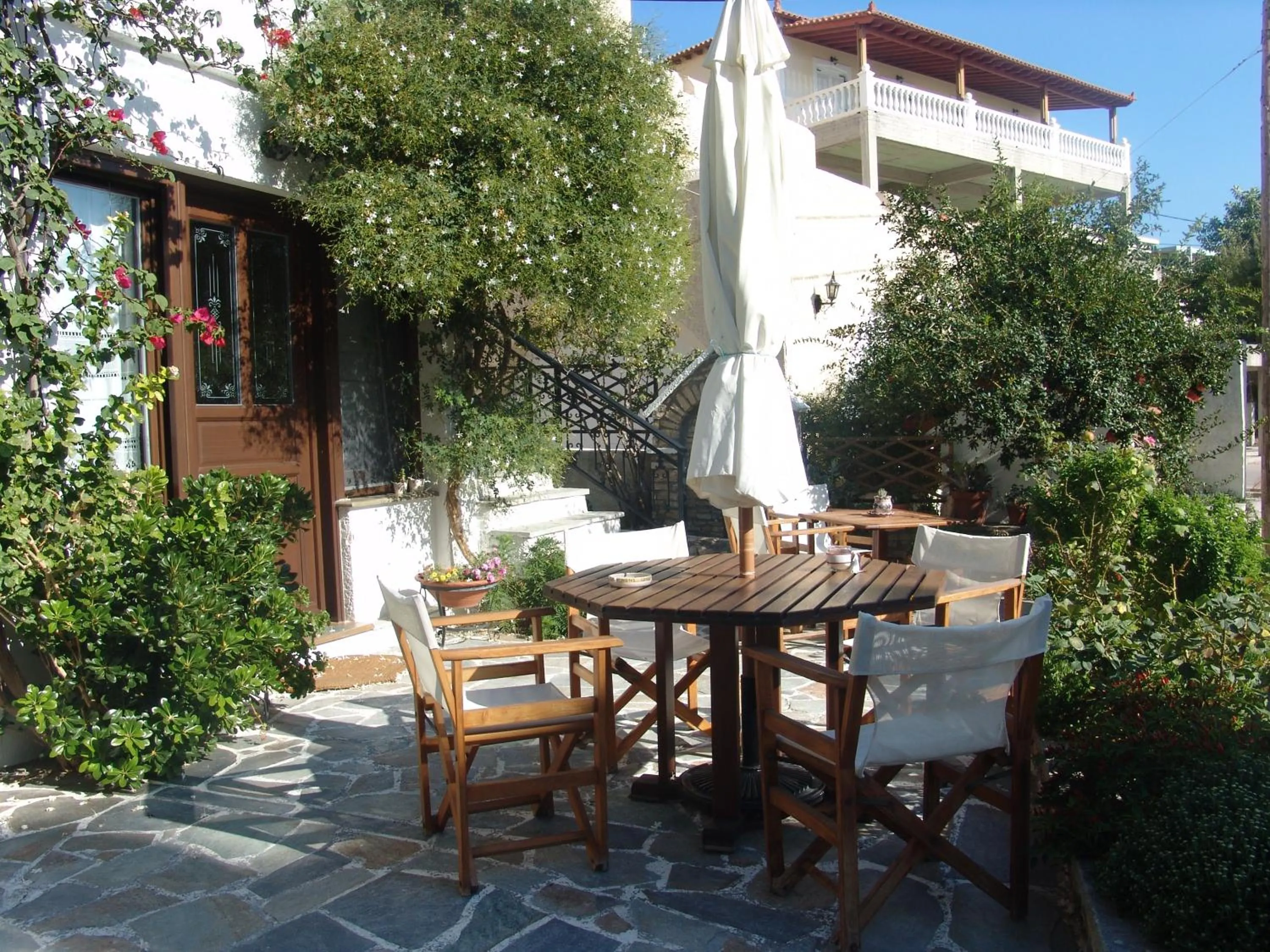 Facade/entrance in Notis Hotel