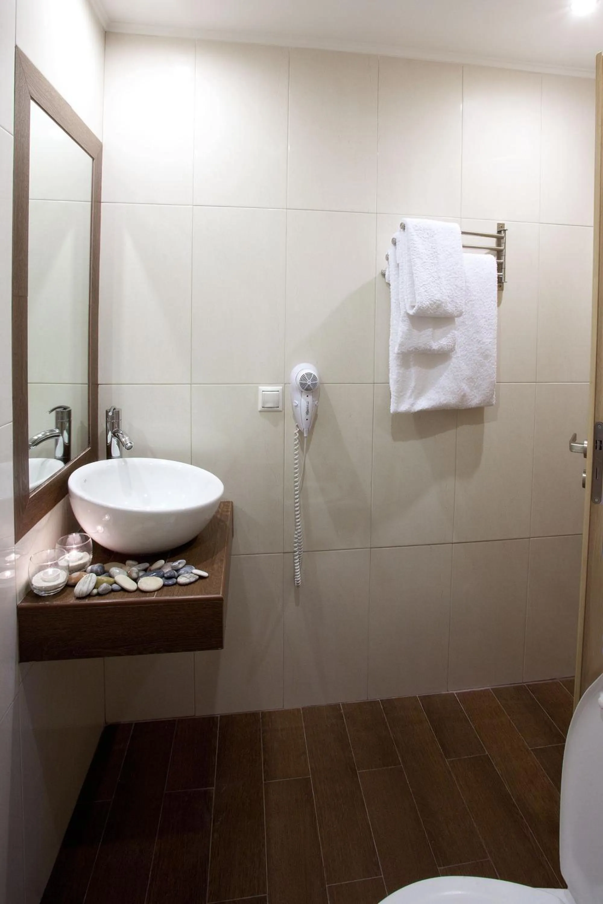 Bathroom in Notis Hotel