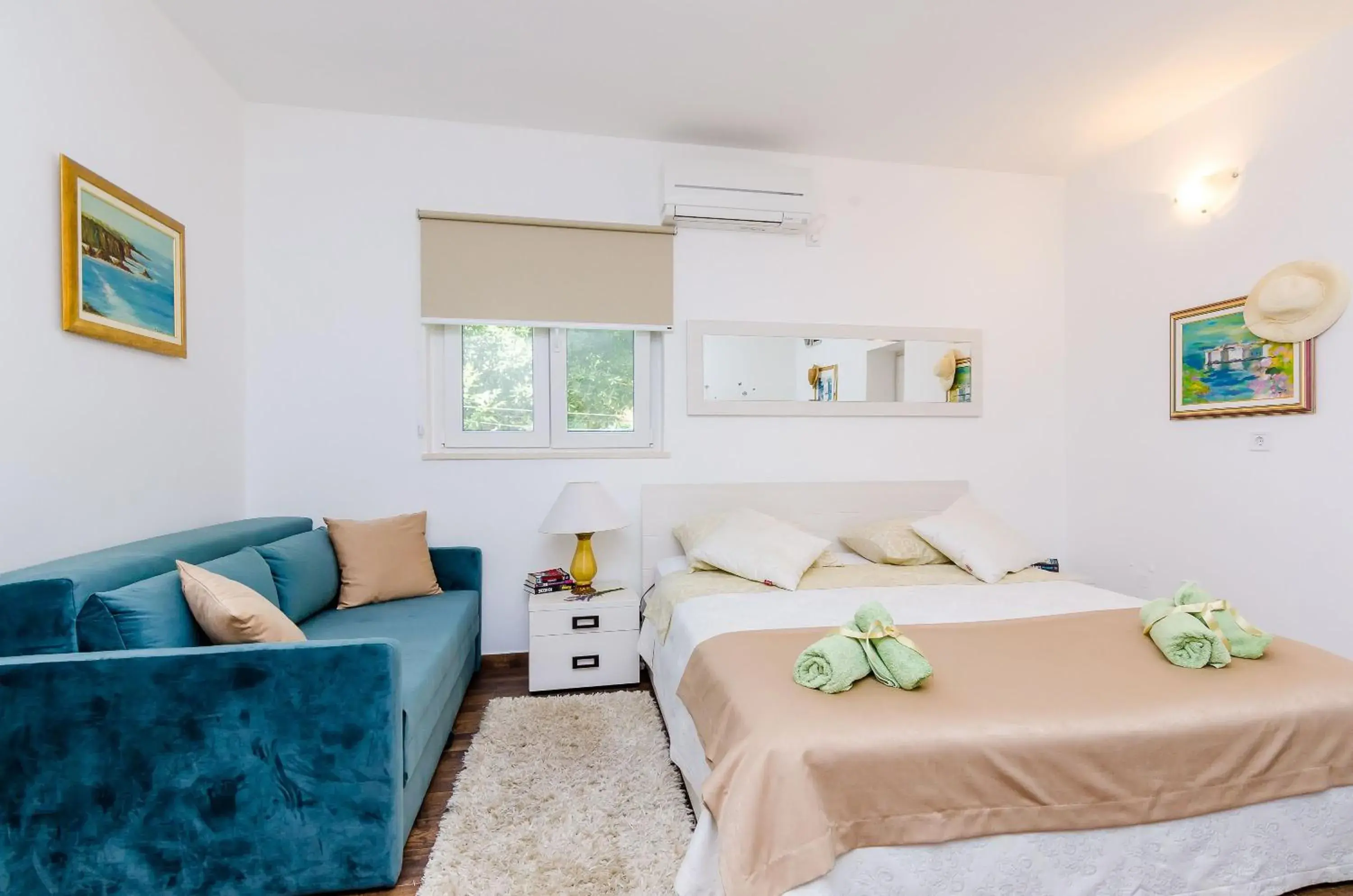 One-Bedroom Apartment with Patio in Camelia Luxury Apartments One-Bedroom Apartment with Patio in Camelia Luxury Apartments