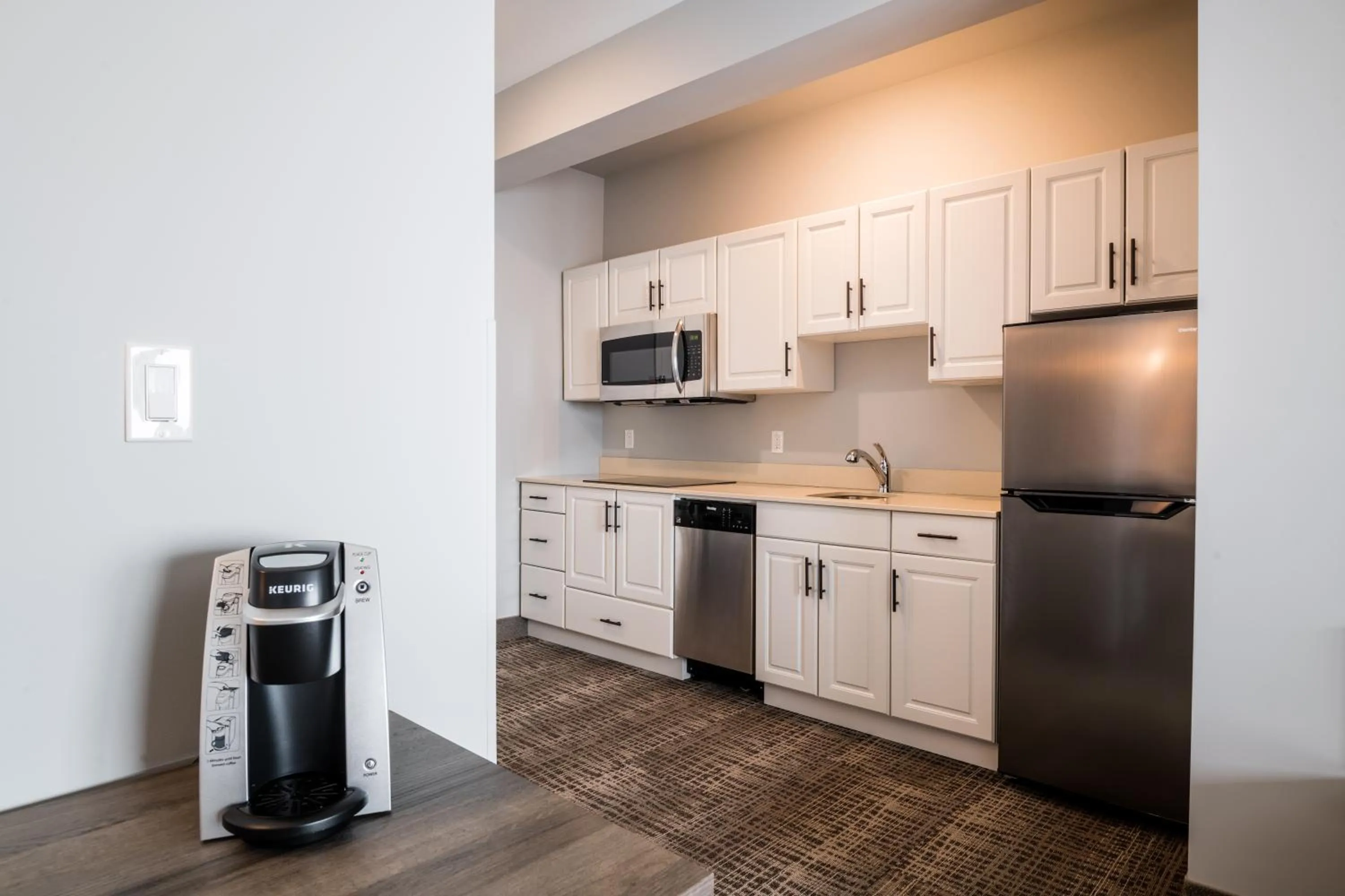 Kitchen or kitchenette in Amsterdam Inn & Suites, an Ascend Collection Hotel