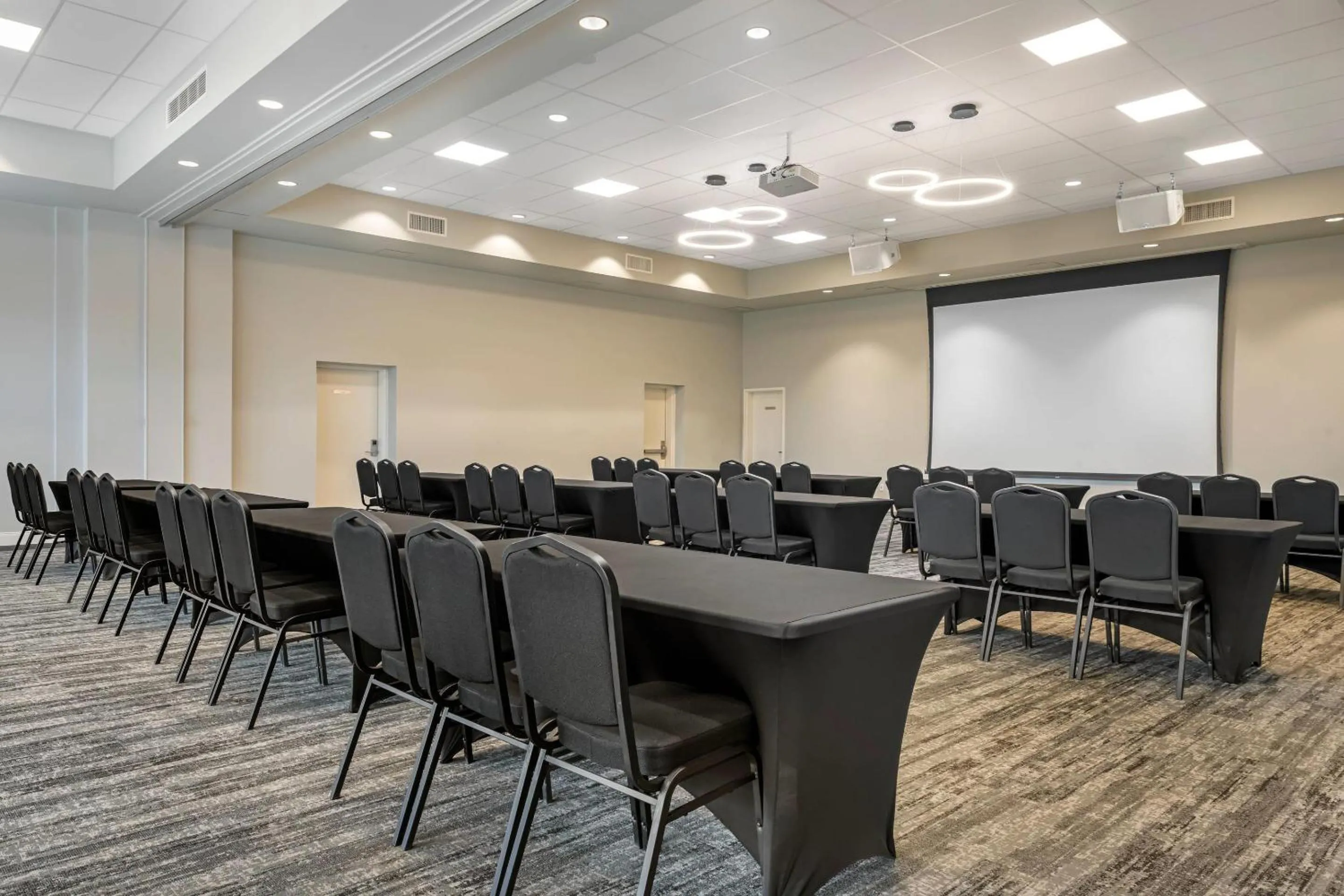 Meeting/conference room in Amsterdam Inn & Suites, an Ascend Collection Hotel