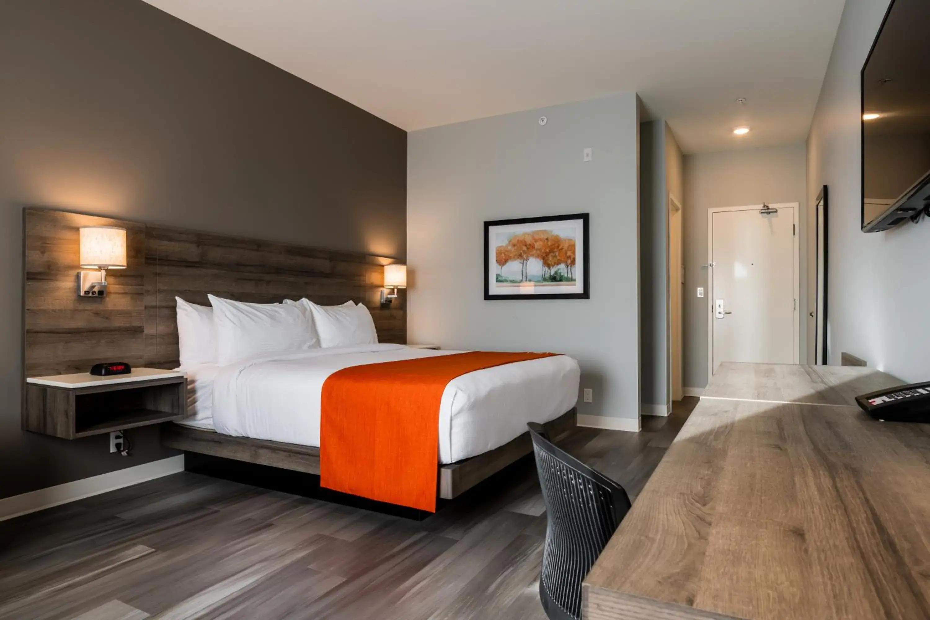 King Room with Balcony in Amsterdam Inn & Suites, an Ascend Collection Hotel King Room with Balcony in Amsterdam Inn & Suites, an Ascend Collection Hotel