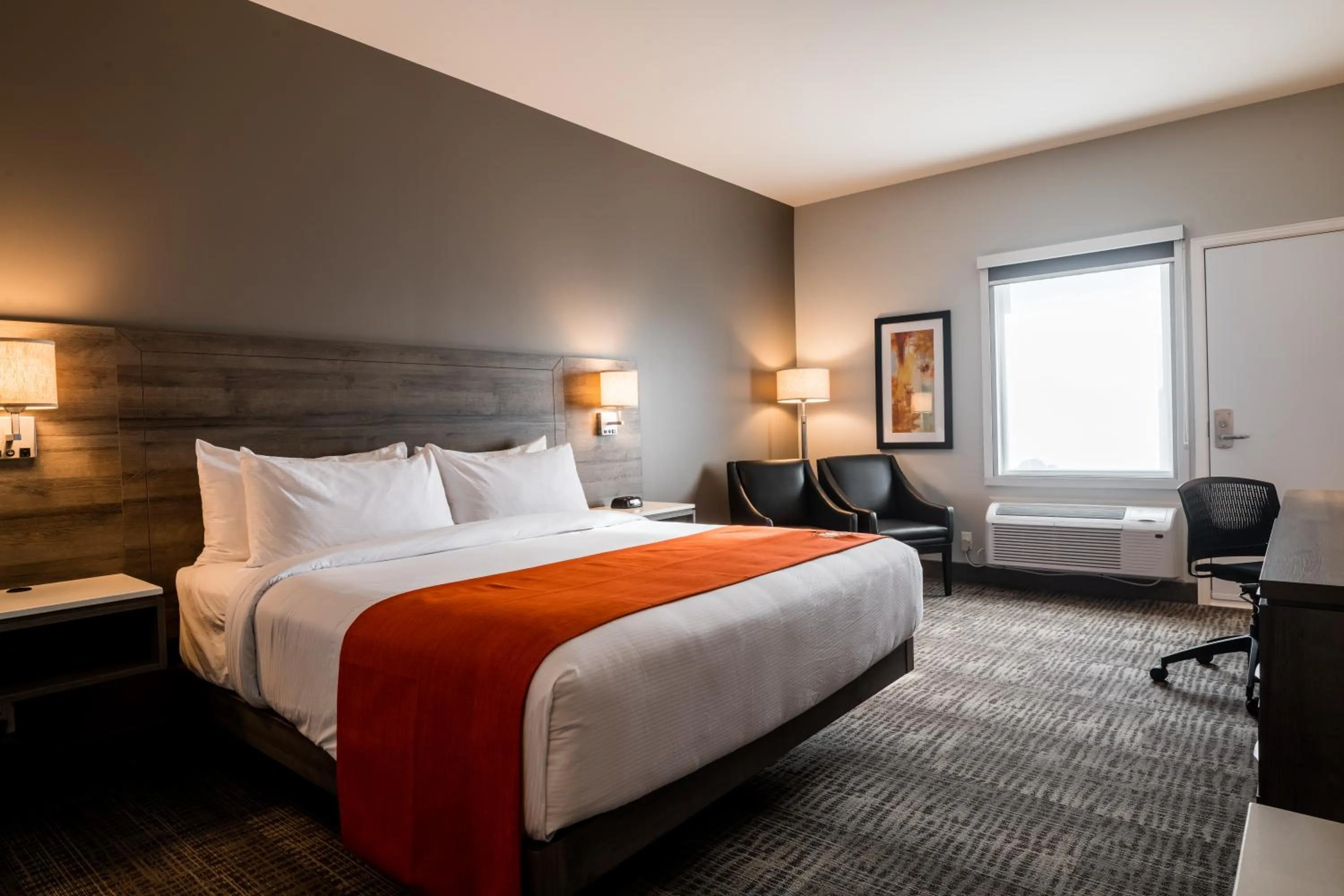 Bedroom, Bed in Amsterdam Inn & Suites, an Ascend Collection Hotel