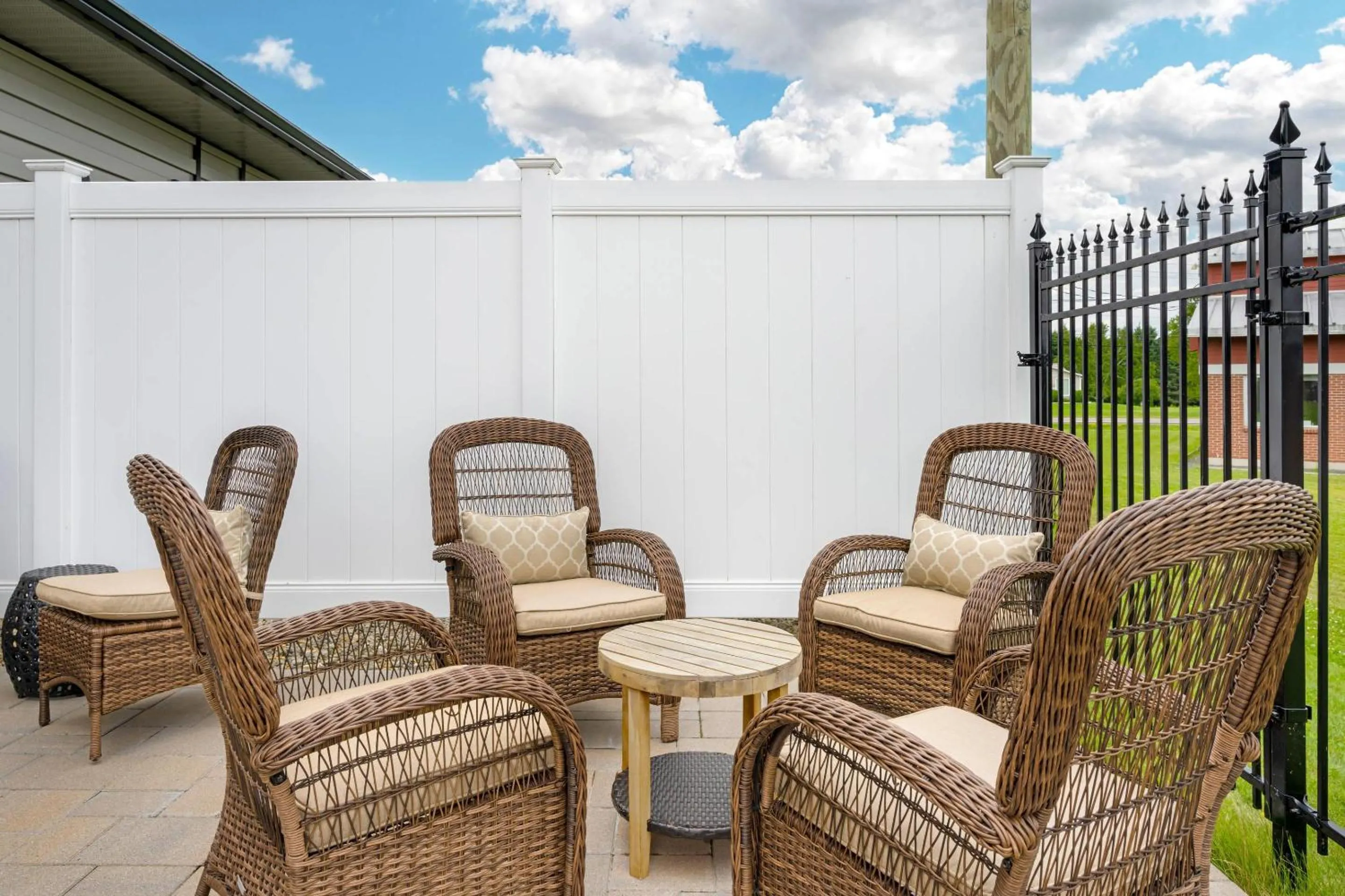 Property building in Amsterdam Inn & Suites, an Ascend Collection Hotel