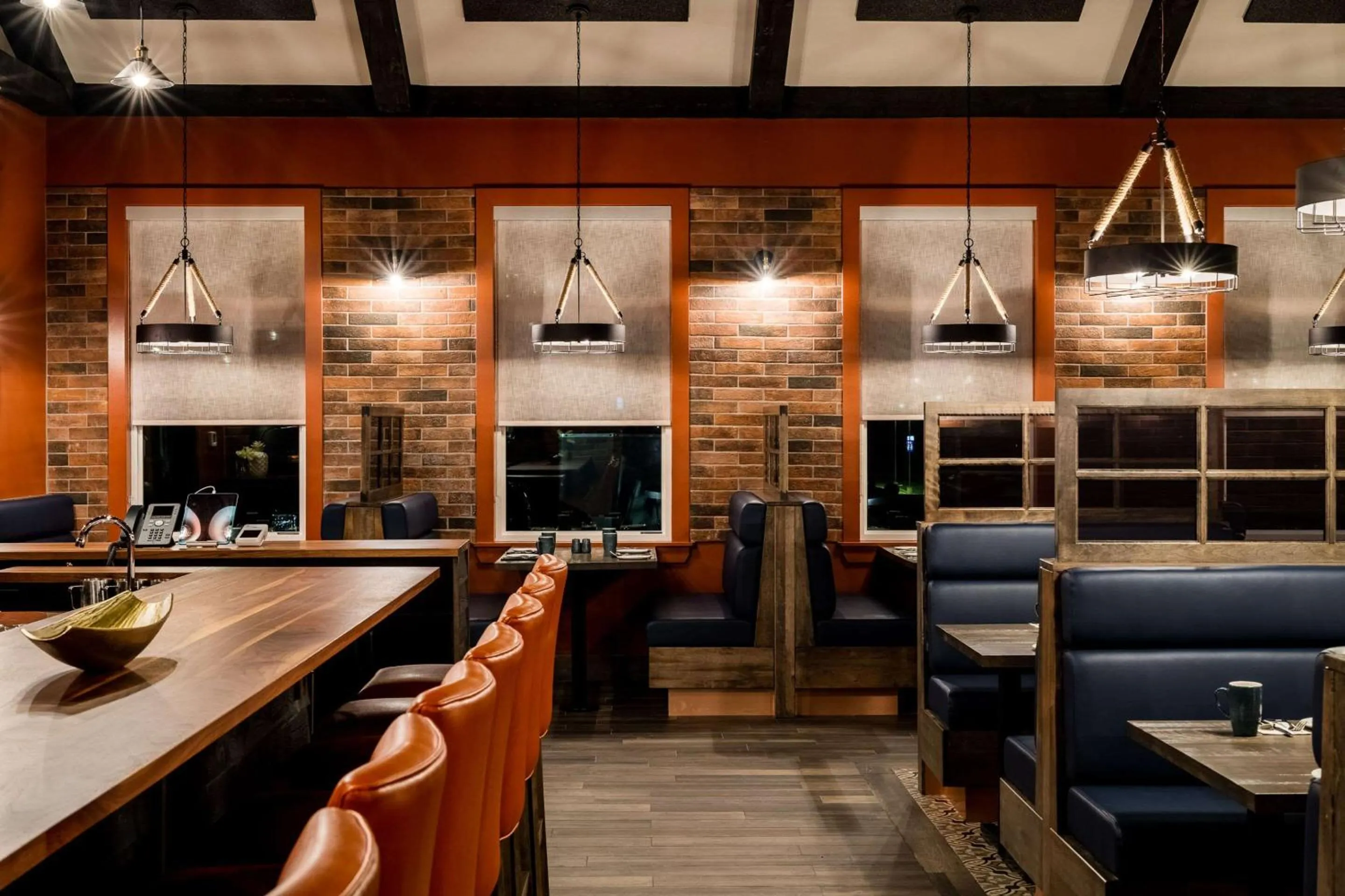 Restaurant/places to eat in Amsterdam Inn & Suites, an Ascend Collection Hotel